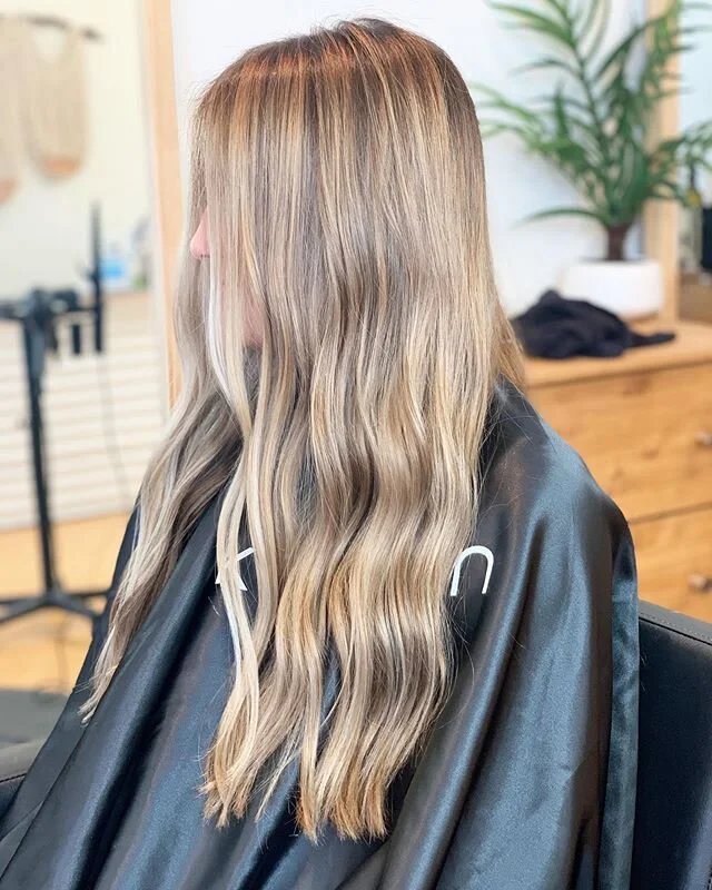 A Summer lighten up ✨ hair by @summervenable_hair 
Haven Blue Salon
|805|460-9557|
6025 Palma Ave 
Atascadero CA 93422

#havenbluesalon #atascaderosalon #805 #805hairstylist #slolife #slocountyhair #dowtownatascaderosalon #centralcoasthair #kemoncult