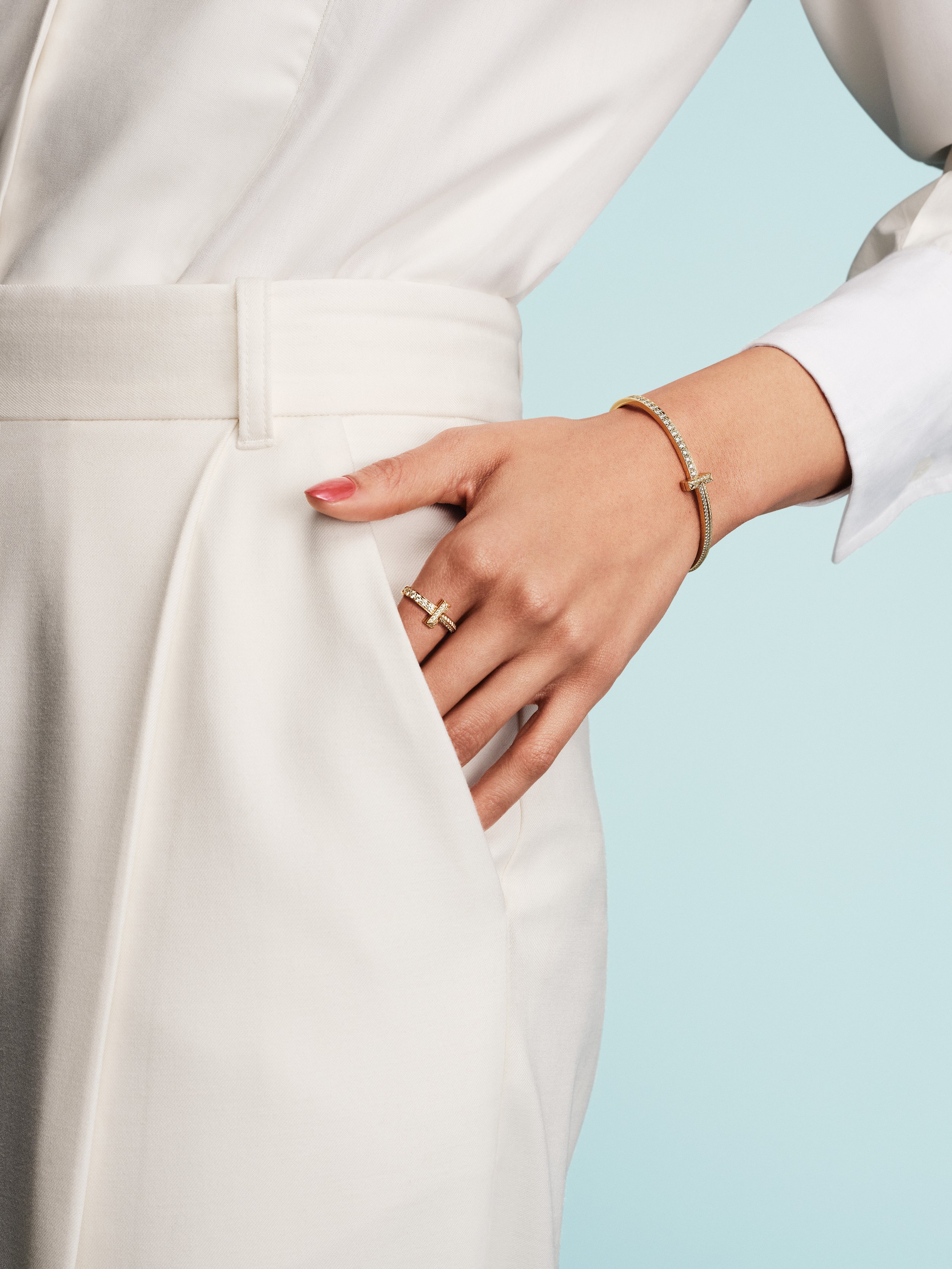 3. 250220_TiffanyAndCo_Shot_11_Mother_Teen_T_008_v5_QC_R150 copy.jpg