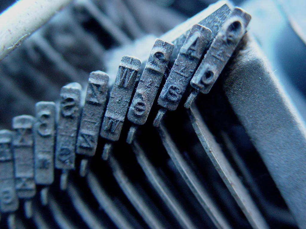 typewriter2.jpg