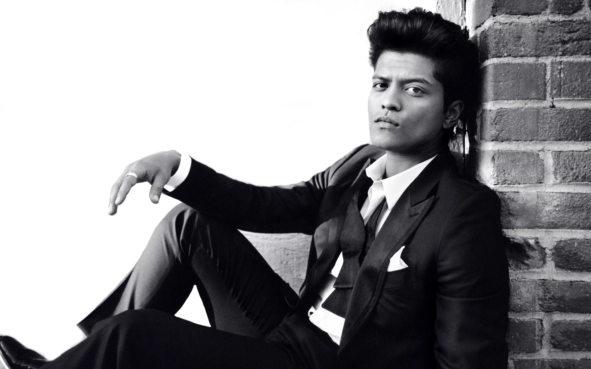 bruno-mars-as-model copy.jpg