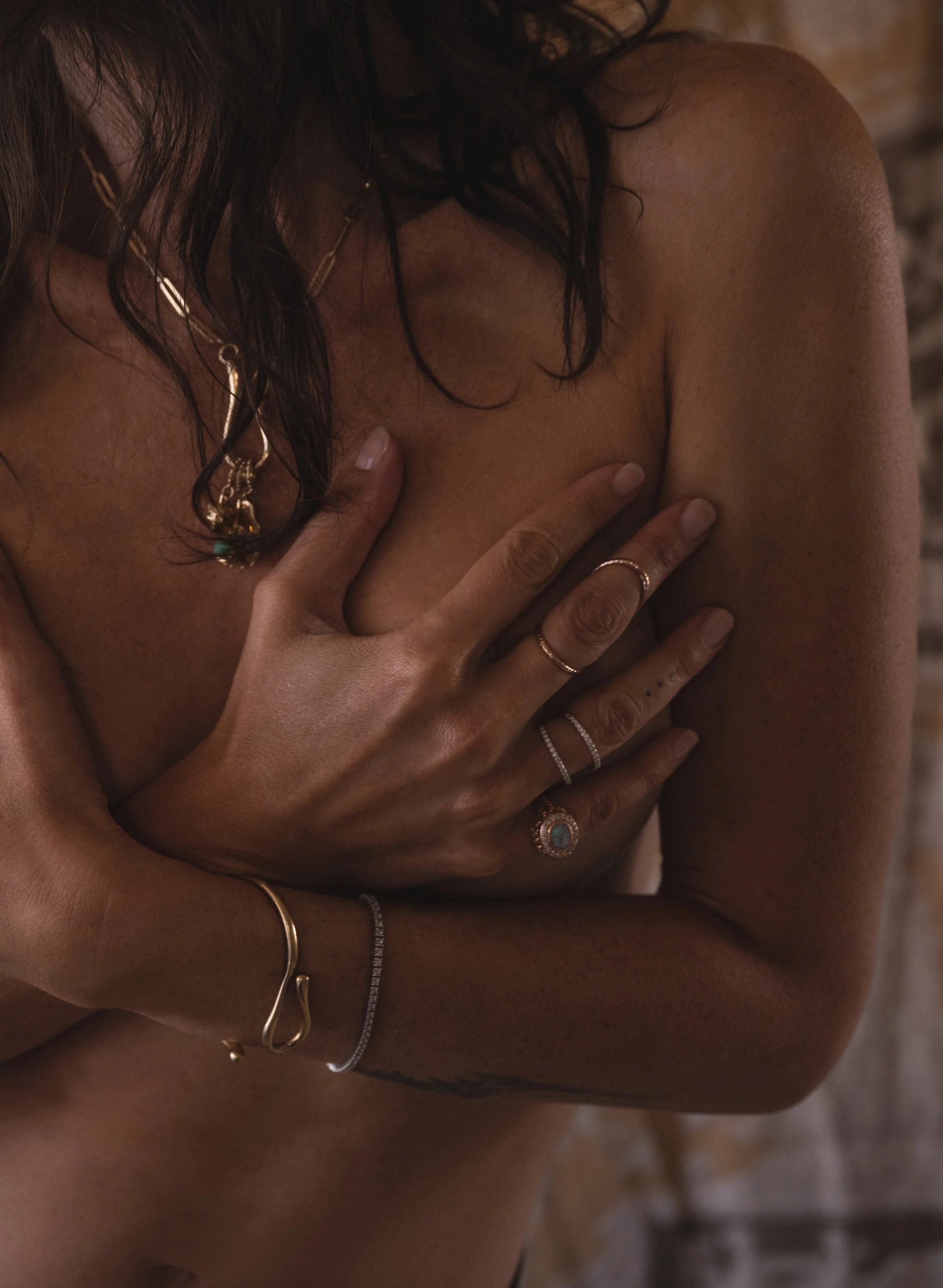 Shot_06_Hands_0031-3.jpg