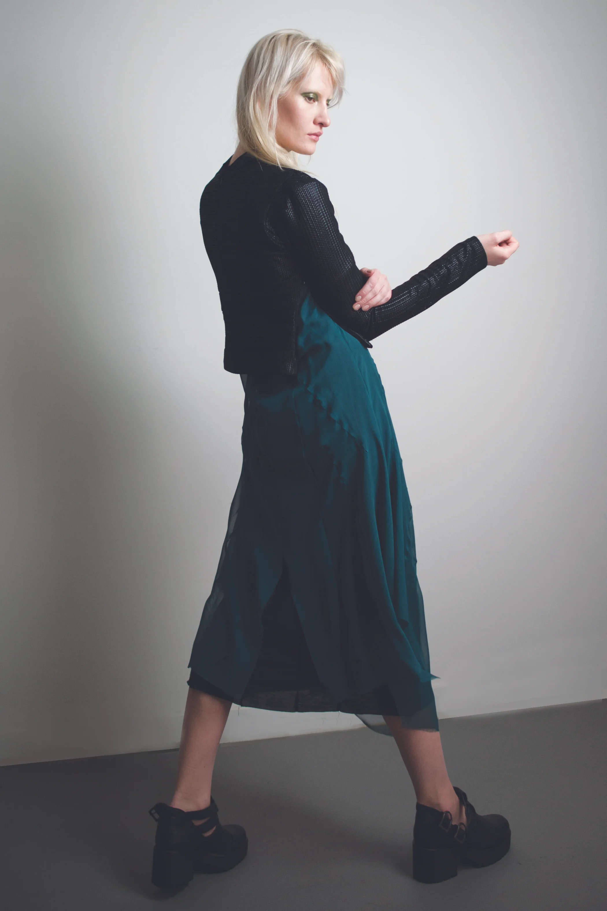 Look1-b1.jpg
