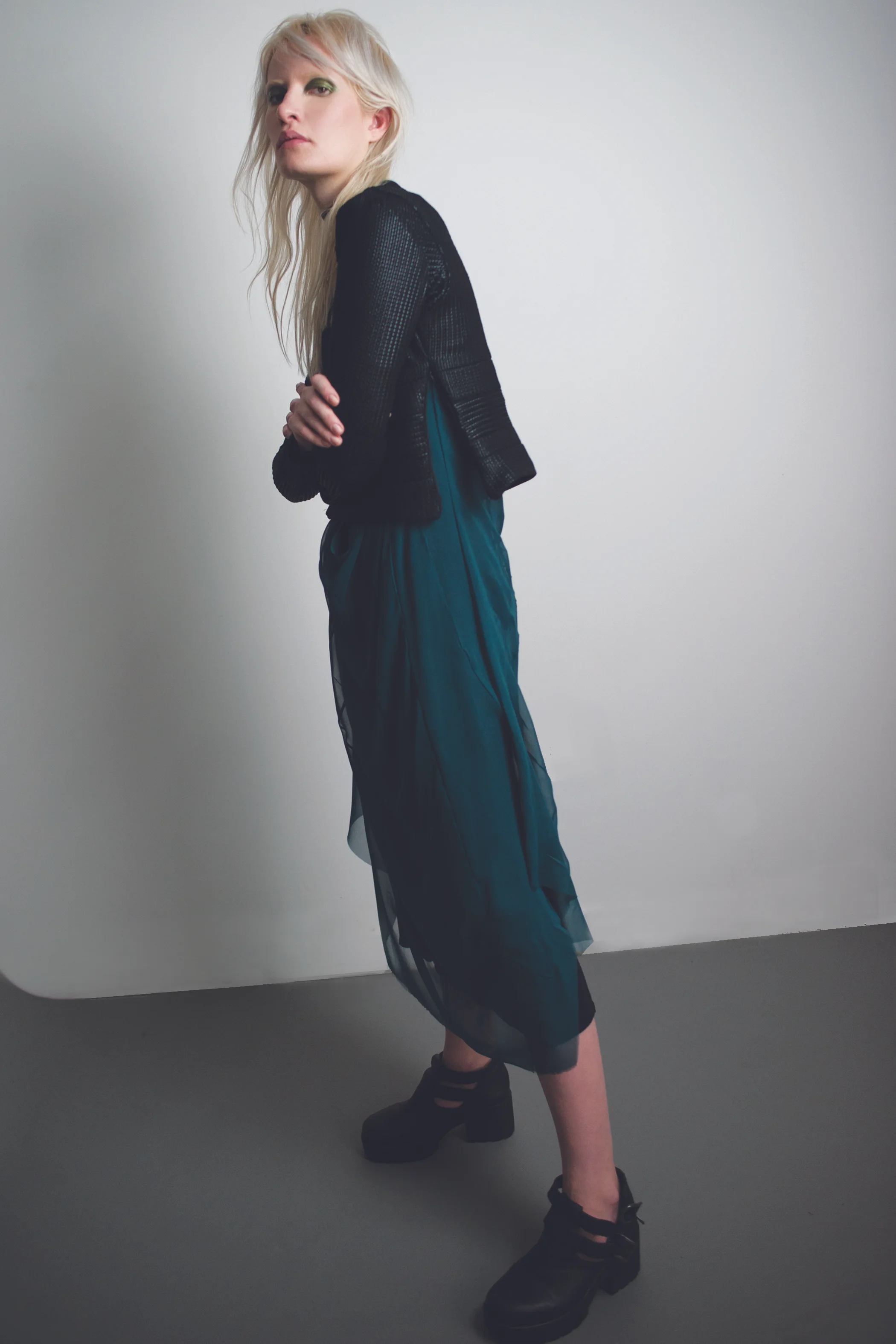 Look1-side copy.jpg
