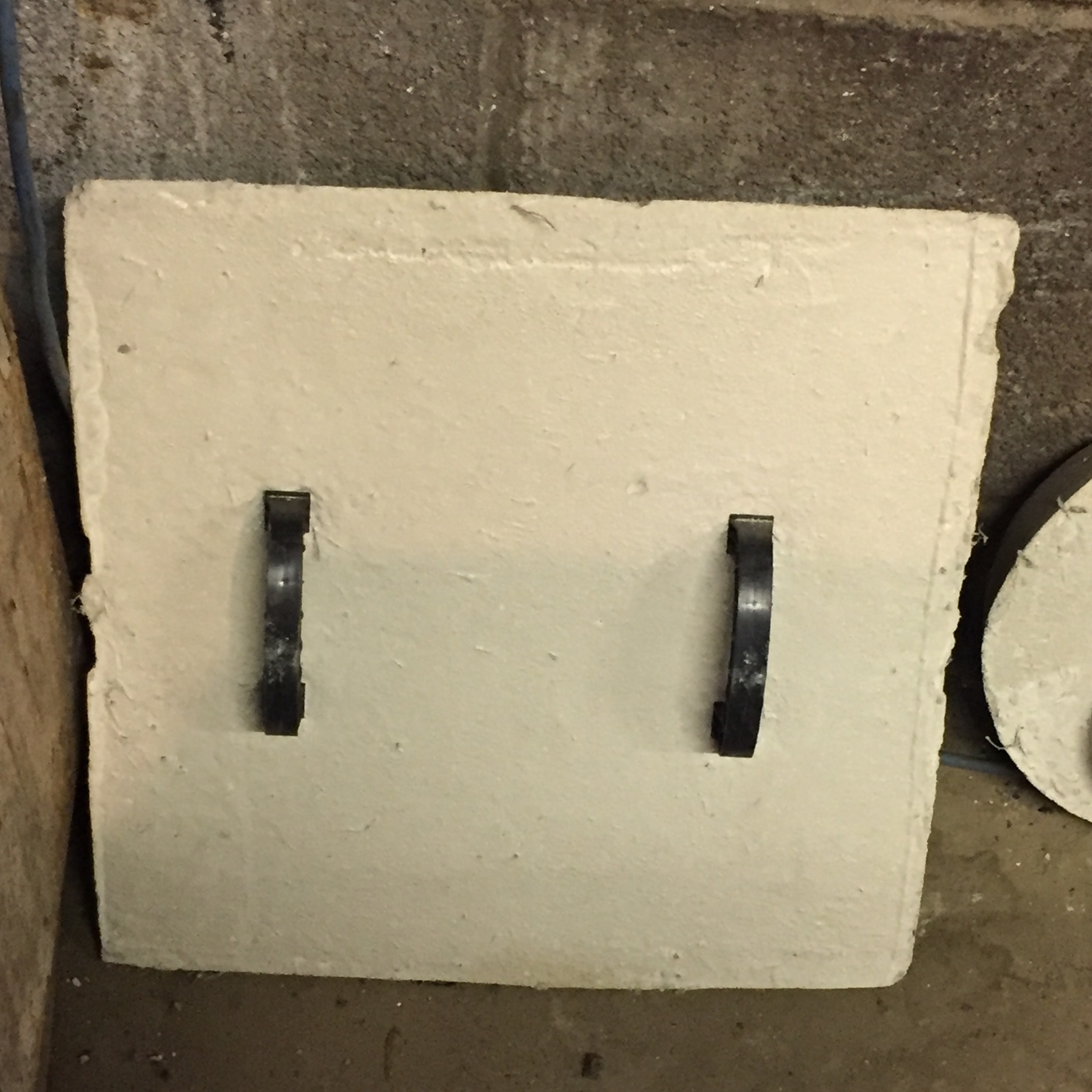 Precast concrete septic tank lids