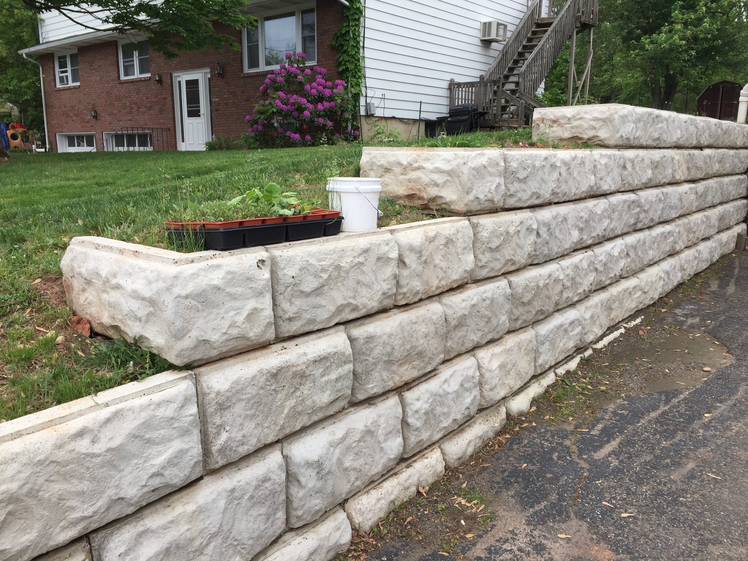 Mid-Size Landscaping Block