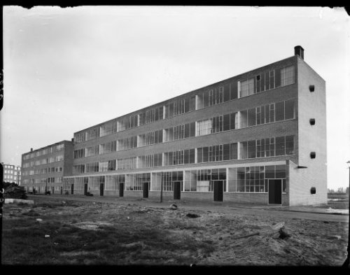 The Zomerdijkstraat shortly after completion