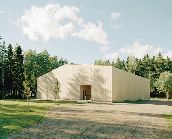Birch barn by Jukka Sirén