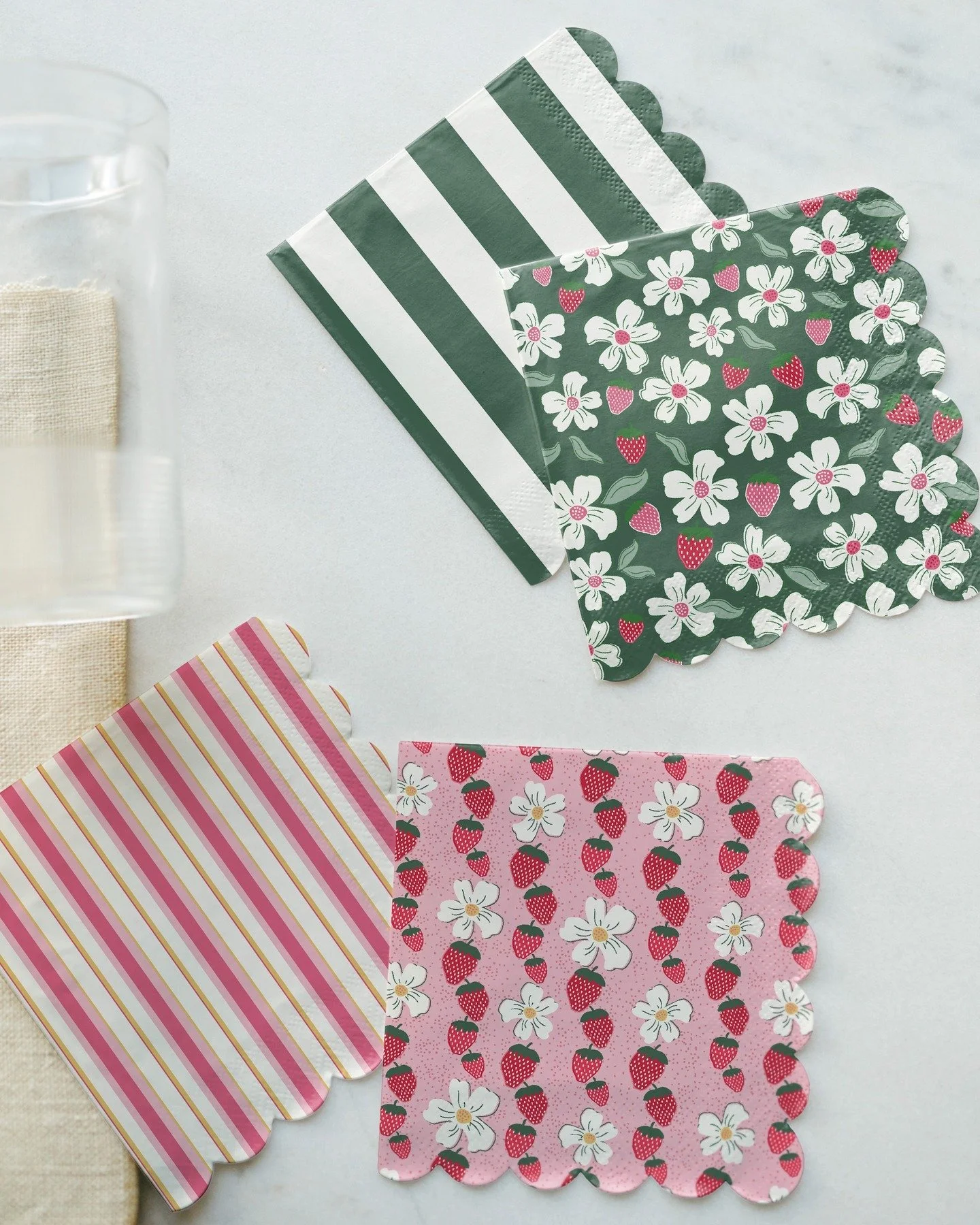I'm dreaming of a strawberry spring.... It isn't Christmas yet, but all of the snow has melted, so it must be time for spring 😂, and seriously, how cute would these napkins and plates be a on a spring garden party table! As a designer, we are never 