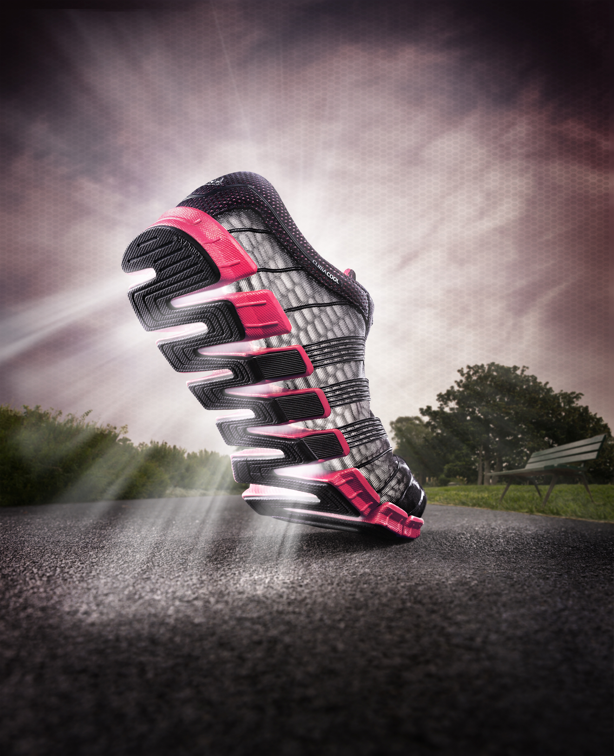 Working with a photographer, Isobar created an environment inspiring to the urban runner.