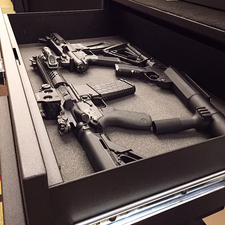 pull out with guns.JPG