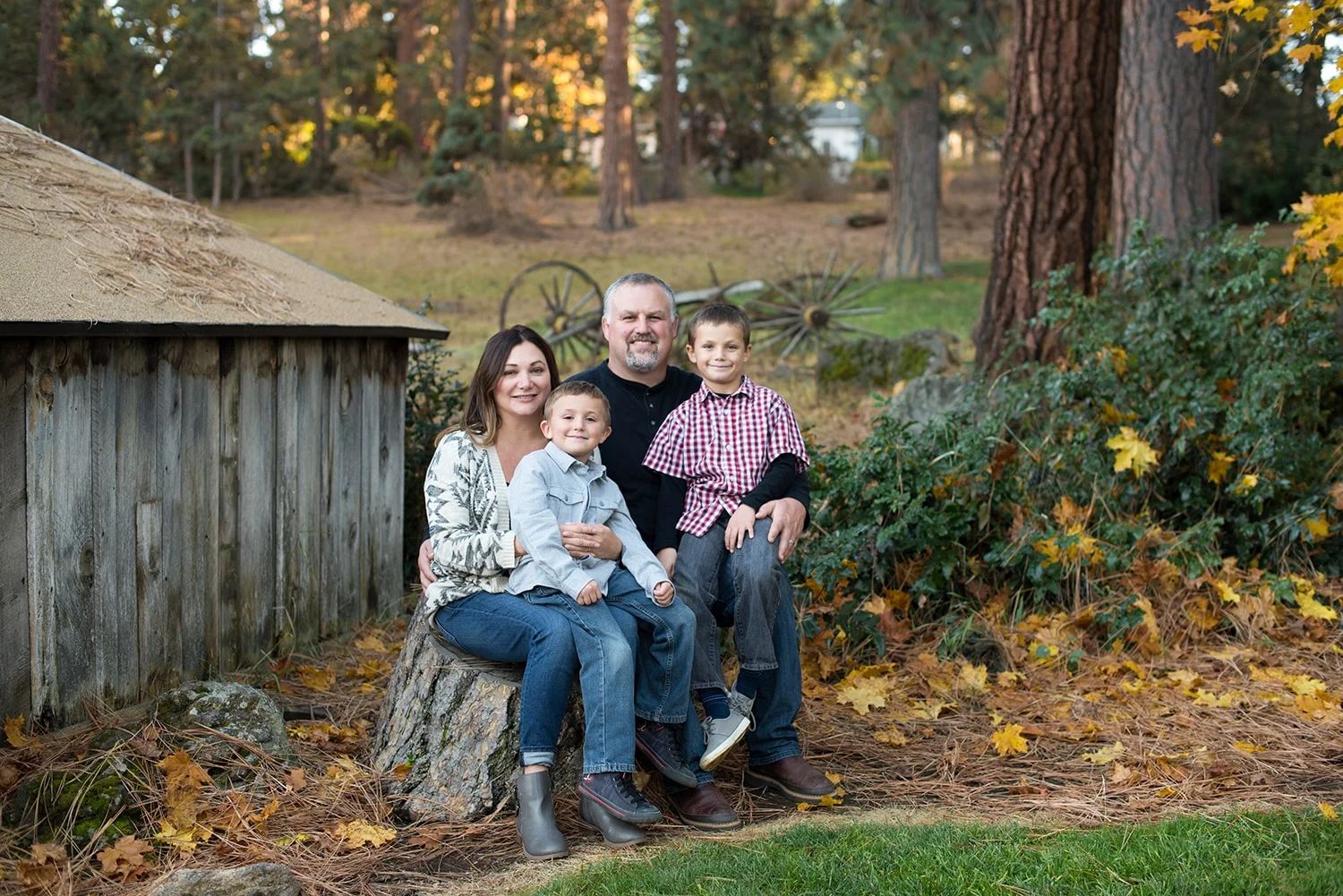 Hpllinshead Park Bend Oregon Family Photo
