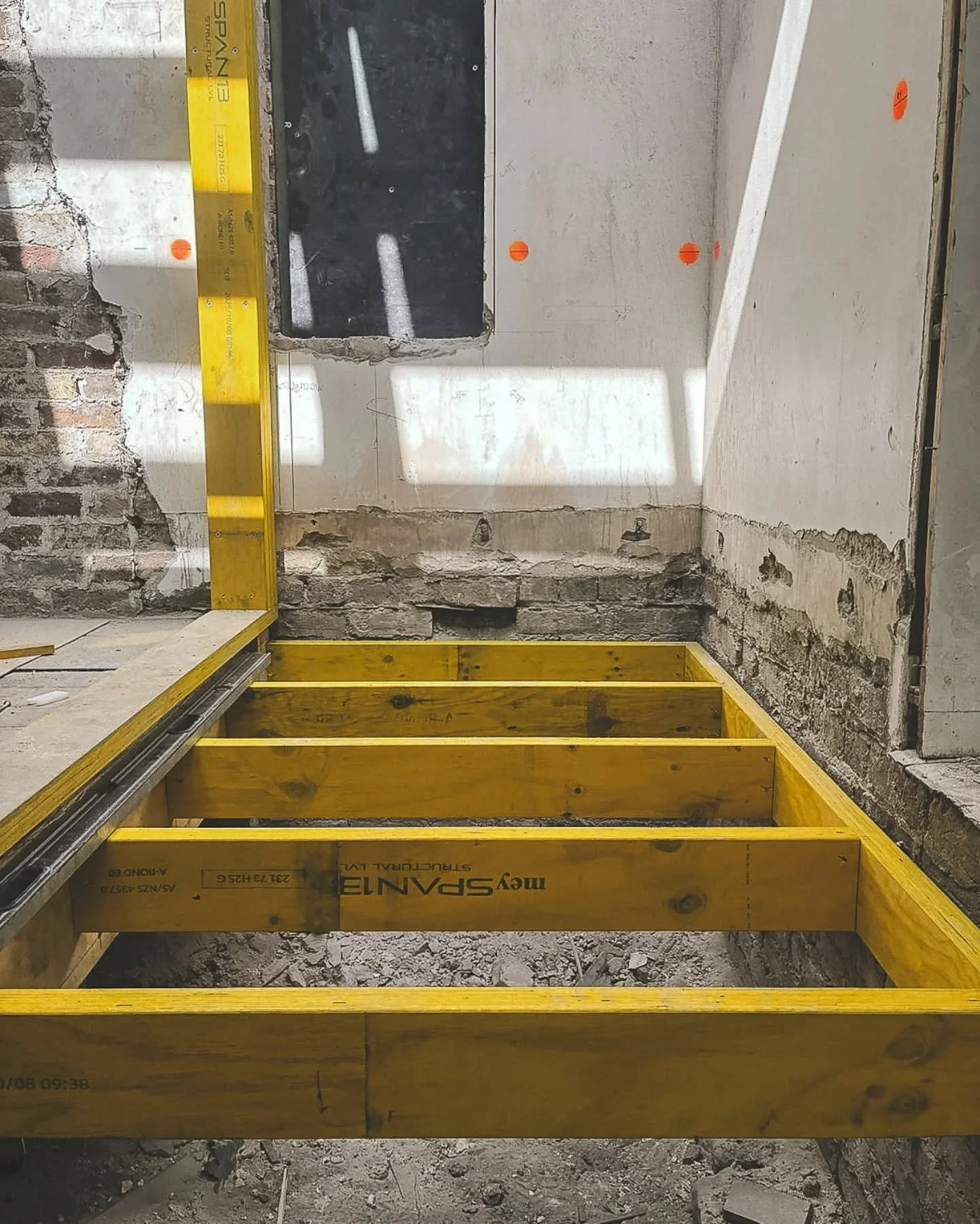 It's all yellow (with a hint of blue) at our Waverley Project. The carpentry is a go as we head into the weekend.

#builtbytoki #carpentry #builders #construction #sydneyconstruction