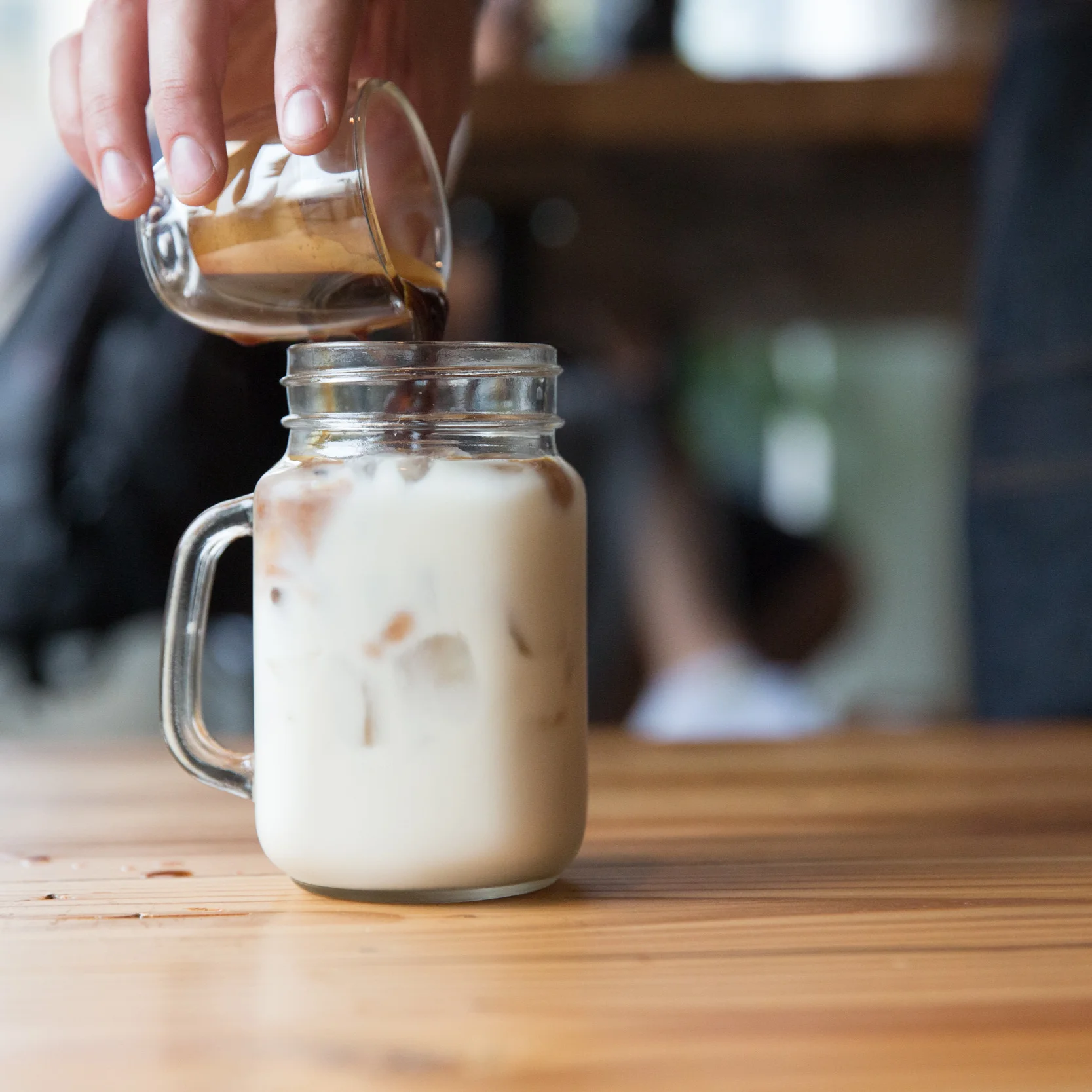 Espresso+Milk+pour+Duido.jpg