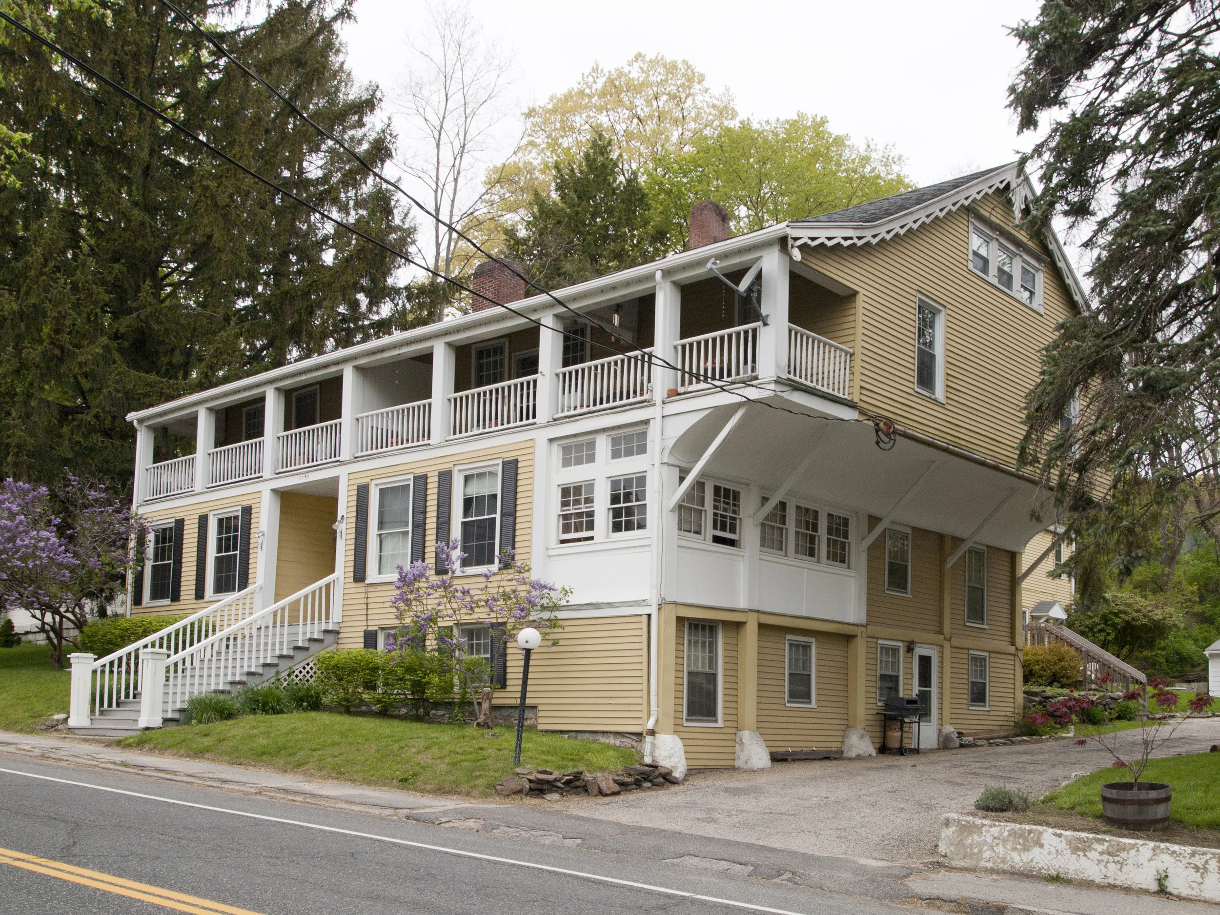 Farnam Tavern Apartments 2, 7 Millerton Road.jpg