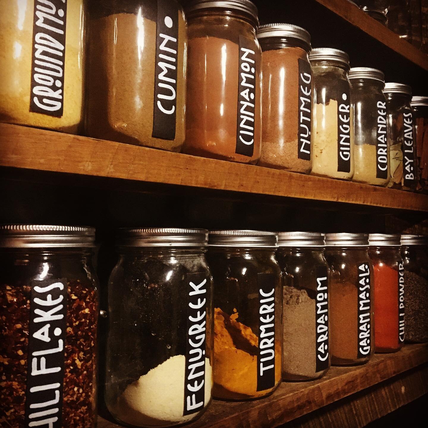 Label those big spice jars... Gaffers tape+Enamel🪐&bull;*
 #spice #gafferstape #decomarkers #balljar #originalfont #handlettering  #thebar #letterflo #basementpub