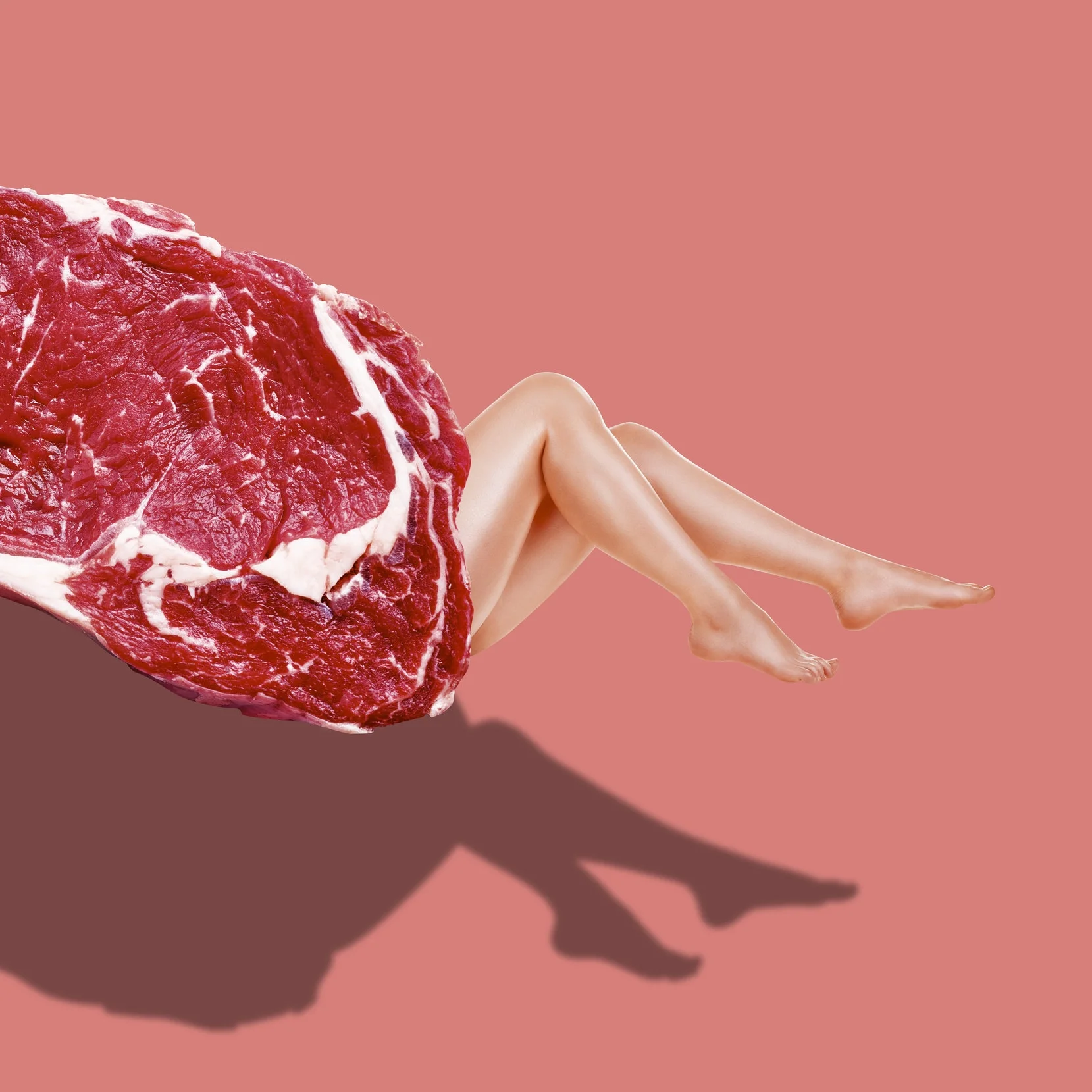 Sliced raw meat