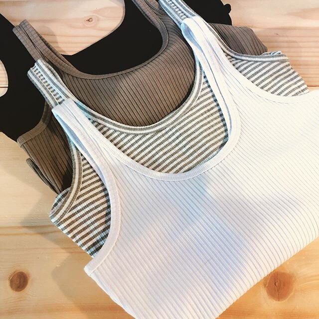 A ribbed knit tank bodysuit is this summer&rsquo;s staple 👌
