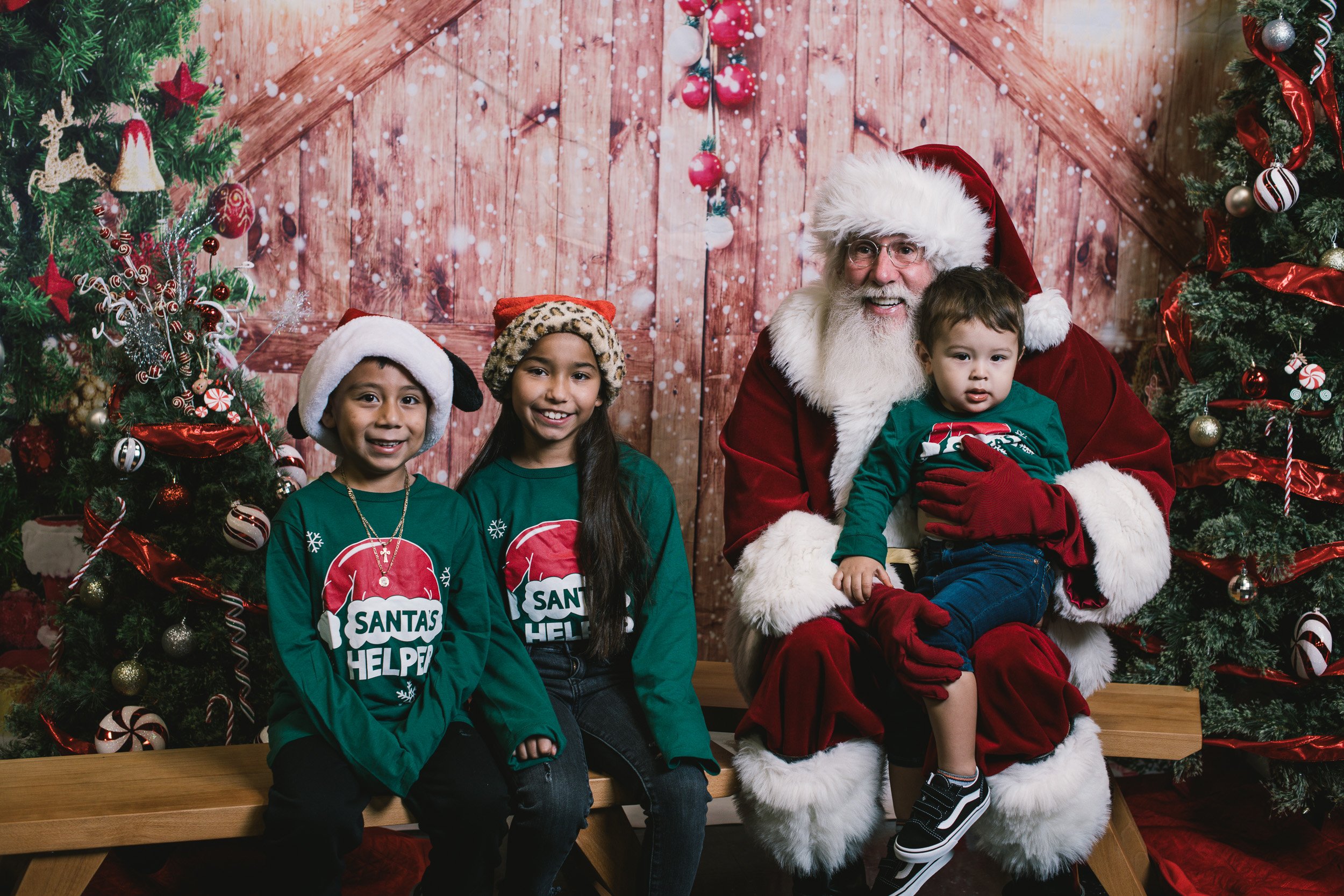 photoswithsanta2022-35.jpg