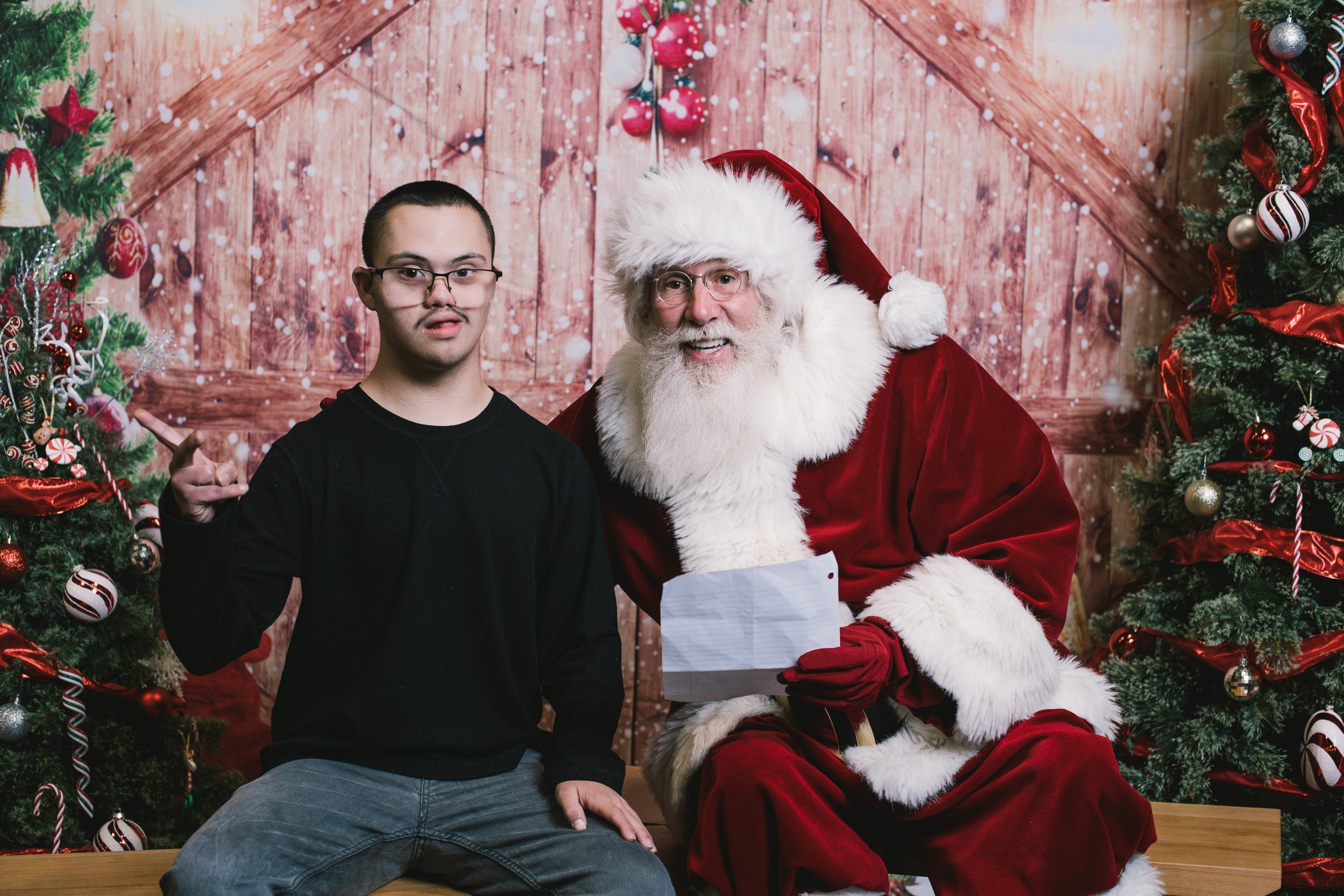 photoswithsanta2022-54.jpg