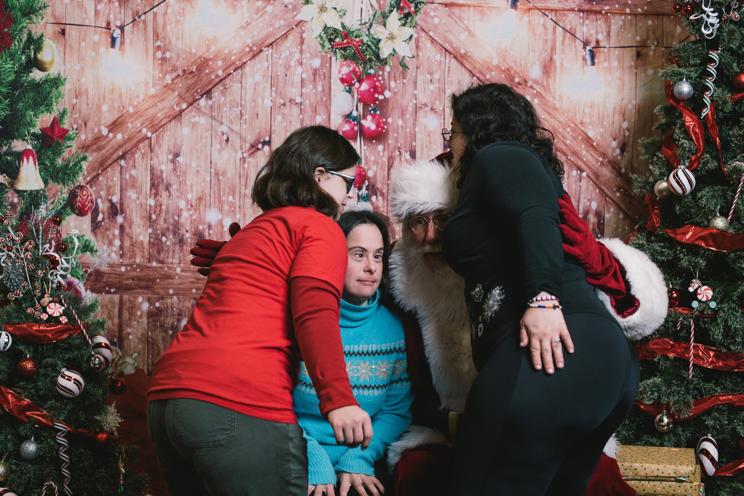 photoswithsanta2022-64.jpg