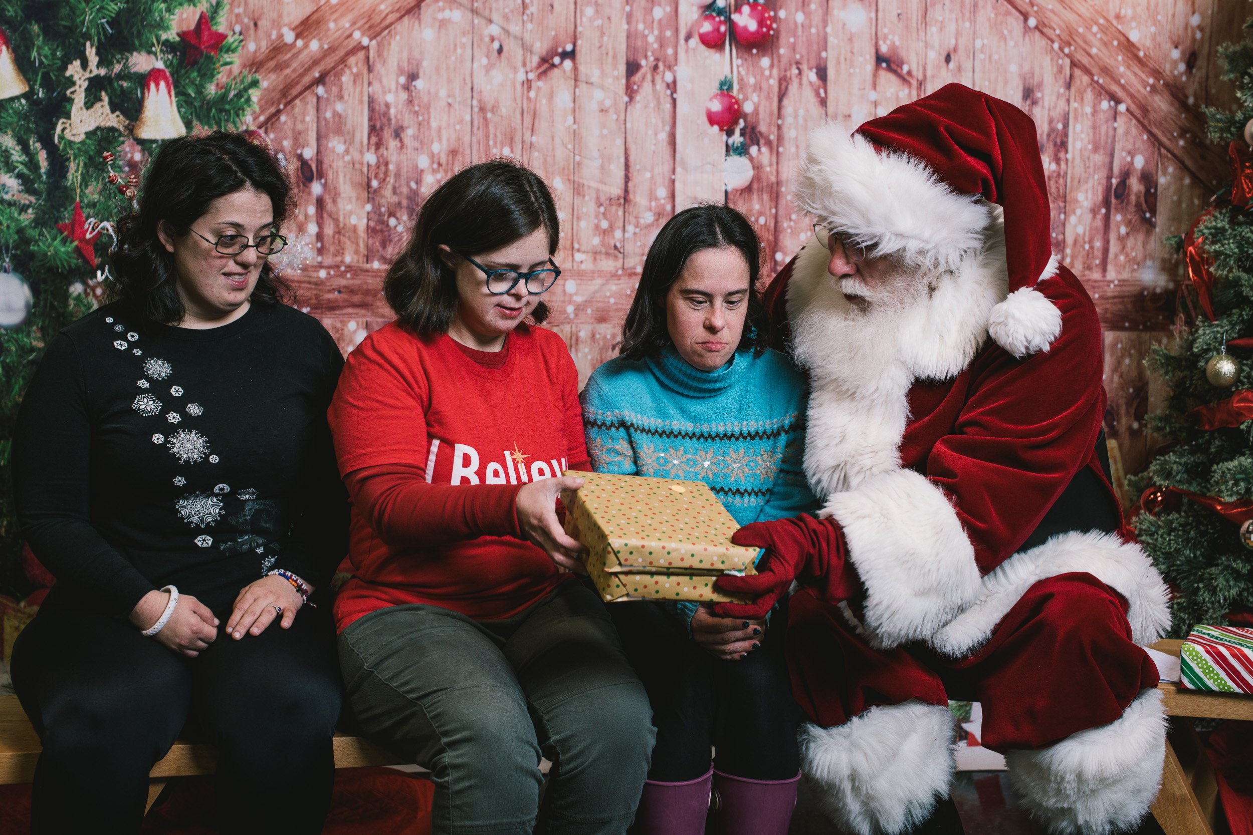 photoswithsanta2022-68.jpg