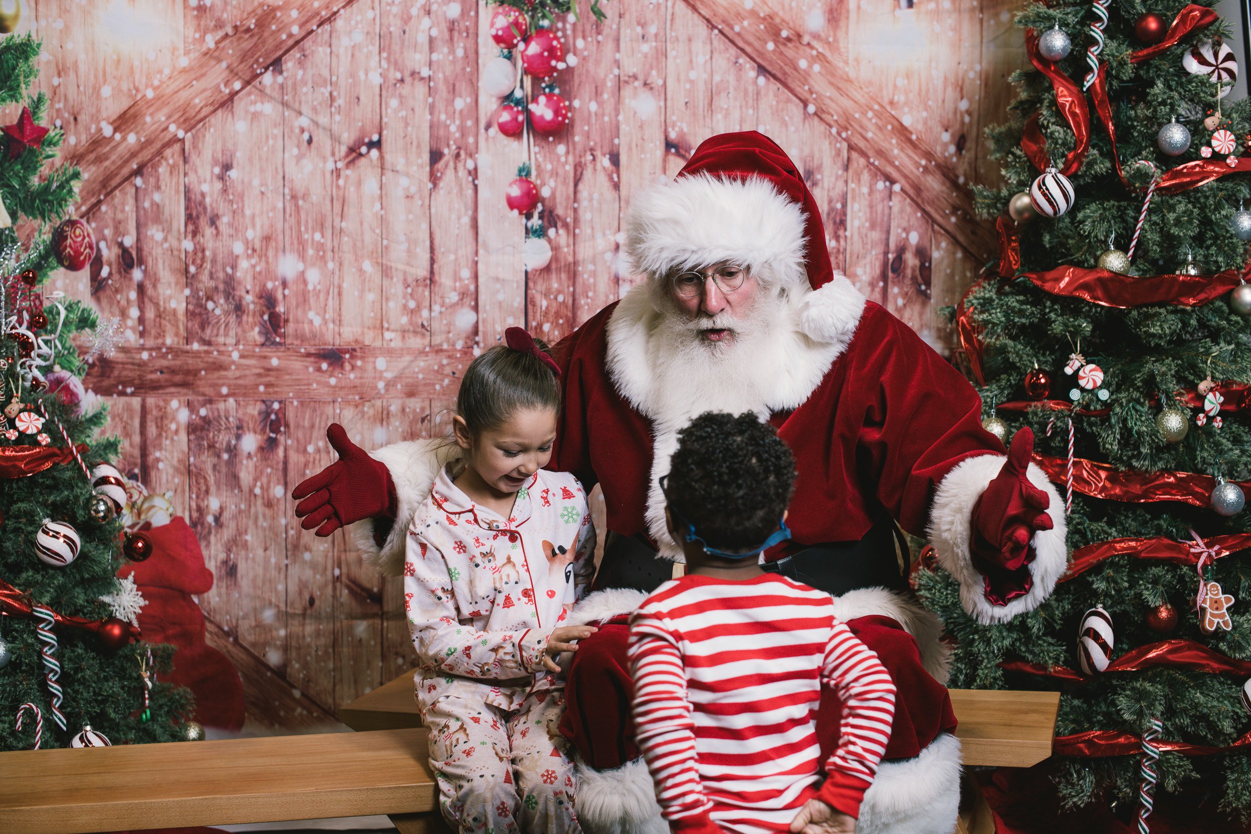 photoswithsanta2022-85.jpg