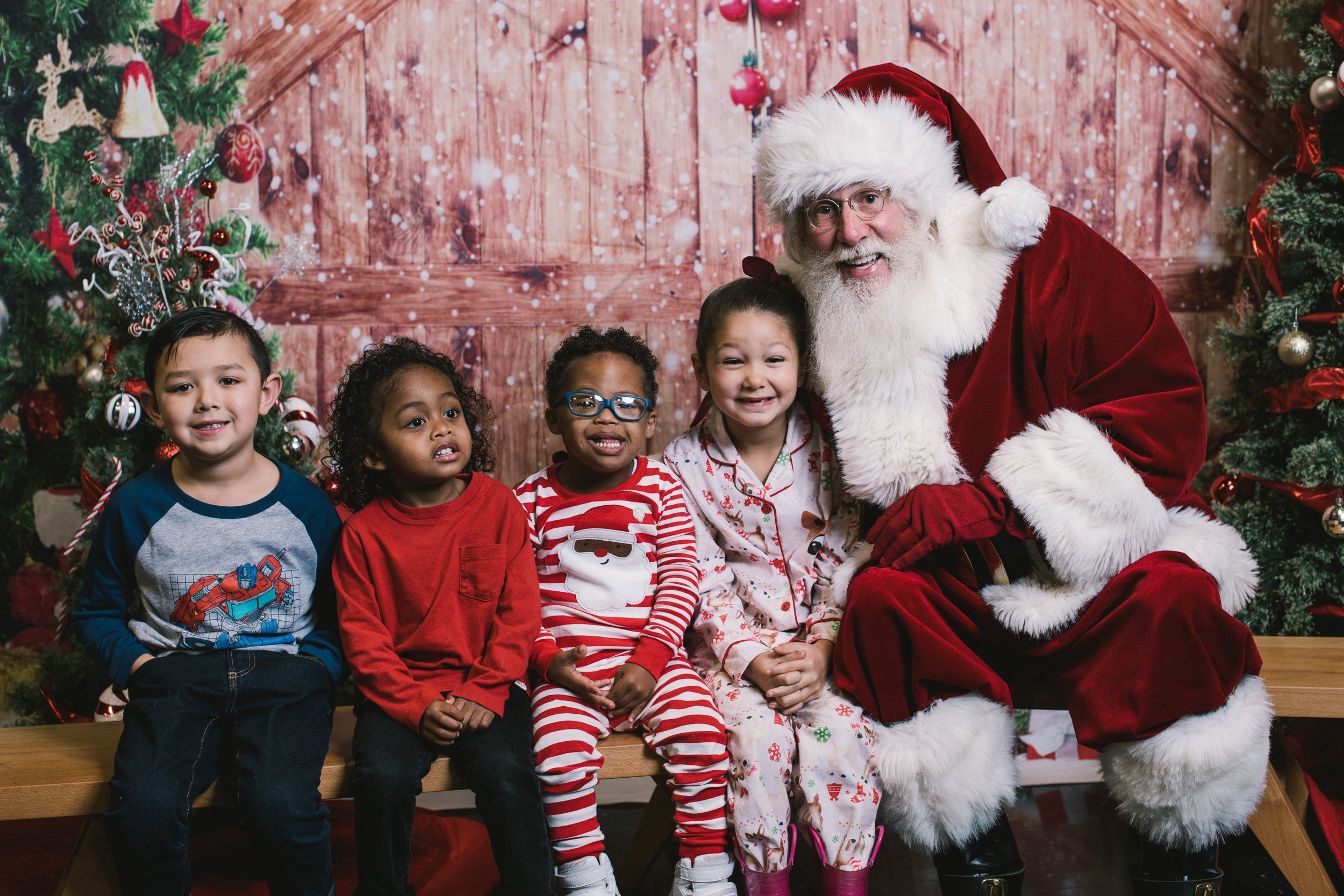 photoswithsanta2022-87.jpg