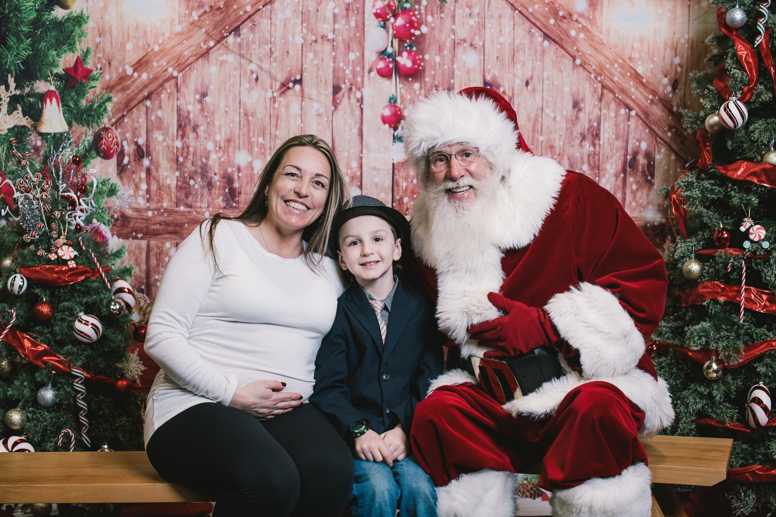 photoswithsanta2022-134.jpg