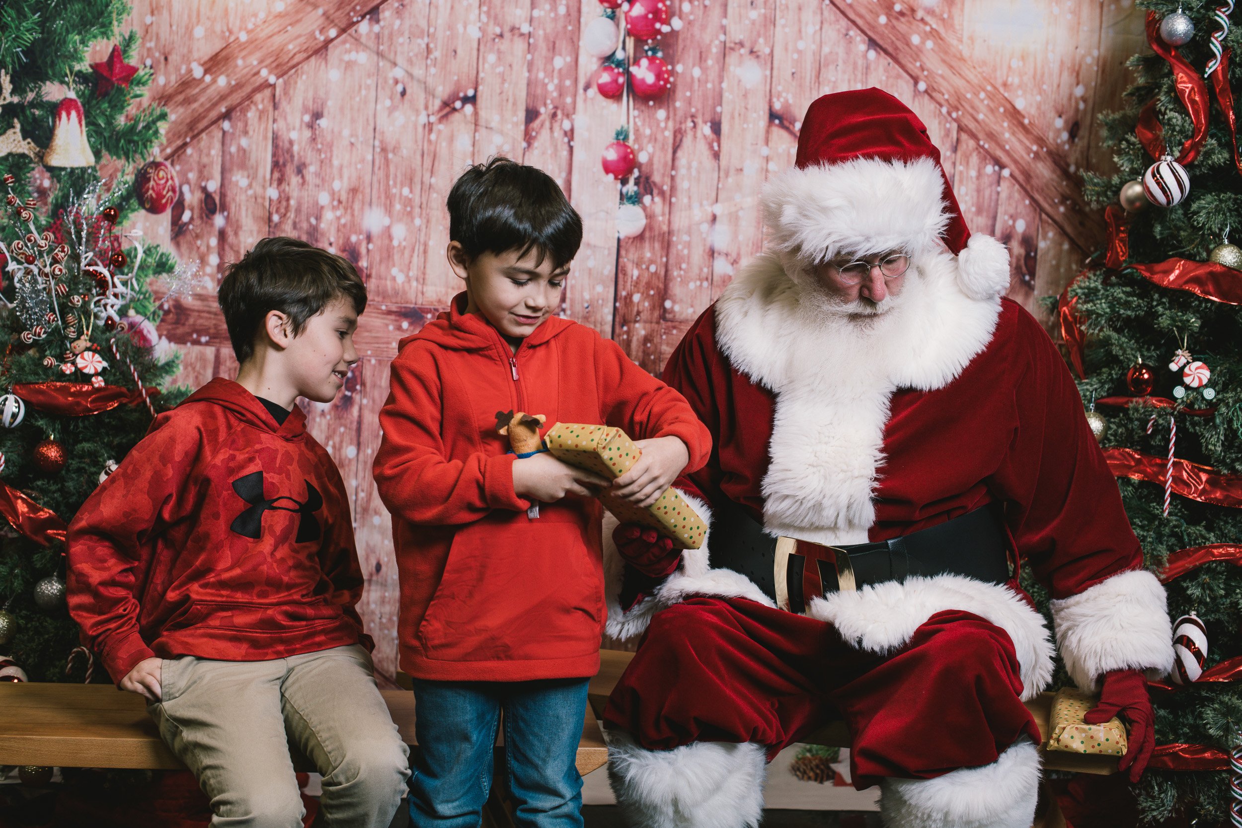 photoswithsanta2022-150.jpg