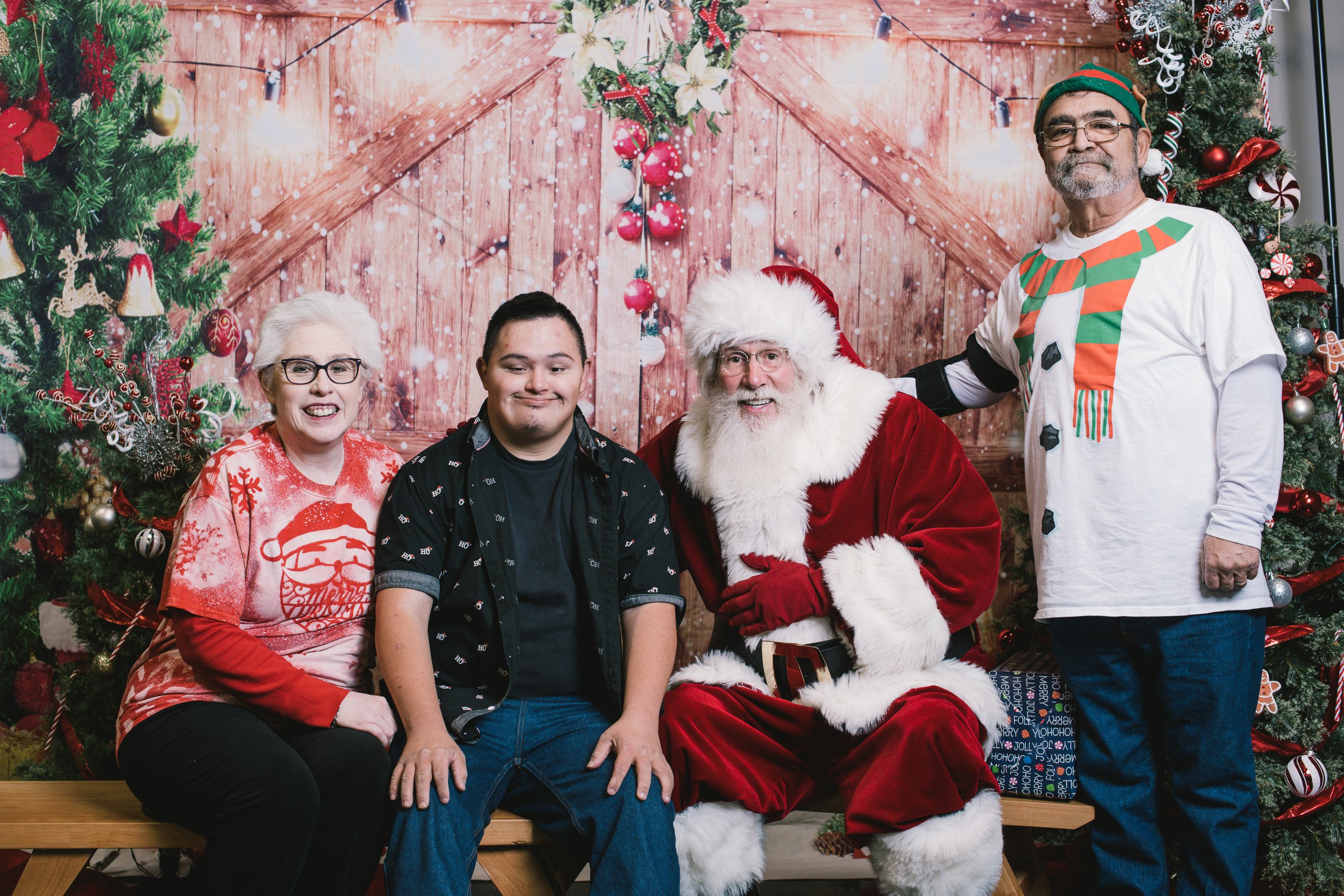 photoswithsanta2022-163.jpg
