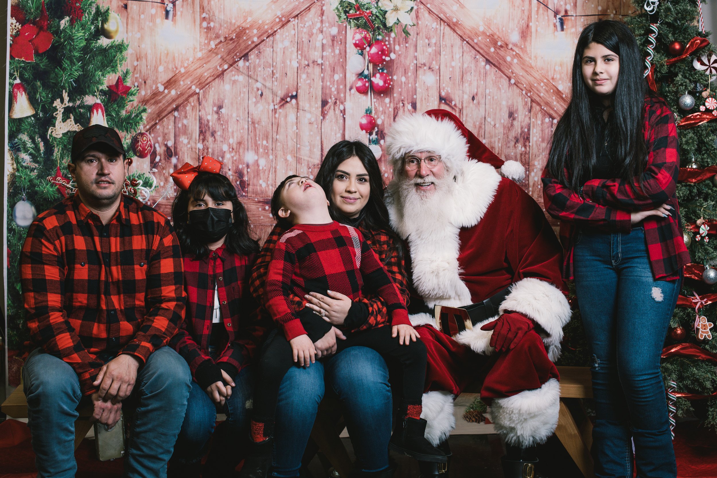 photoswithsanta2022-168.jpg
