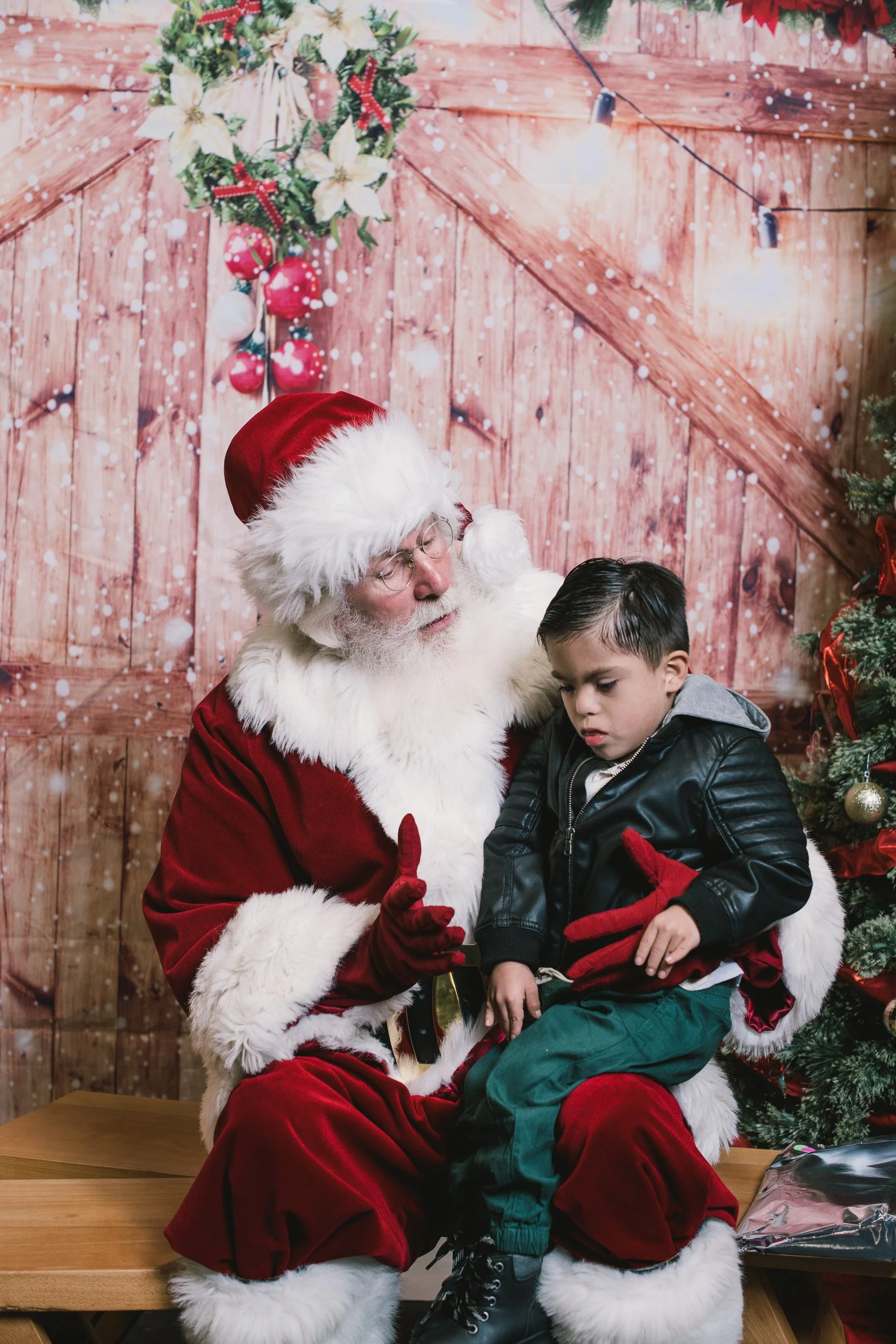 photoswithsanta2022-179.jpg