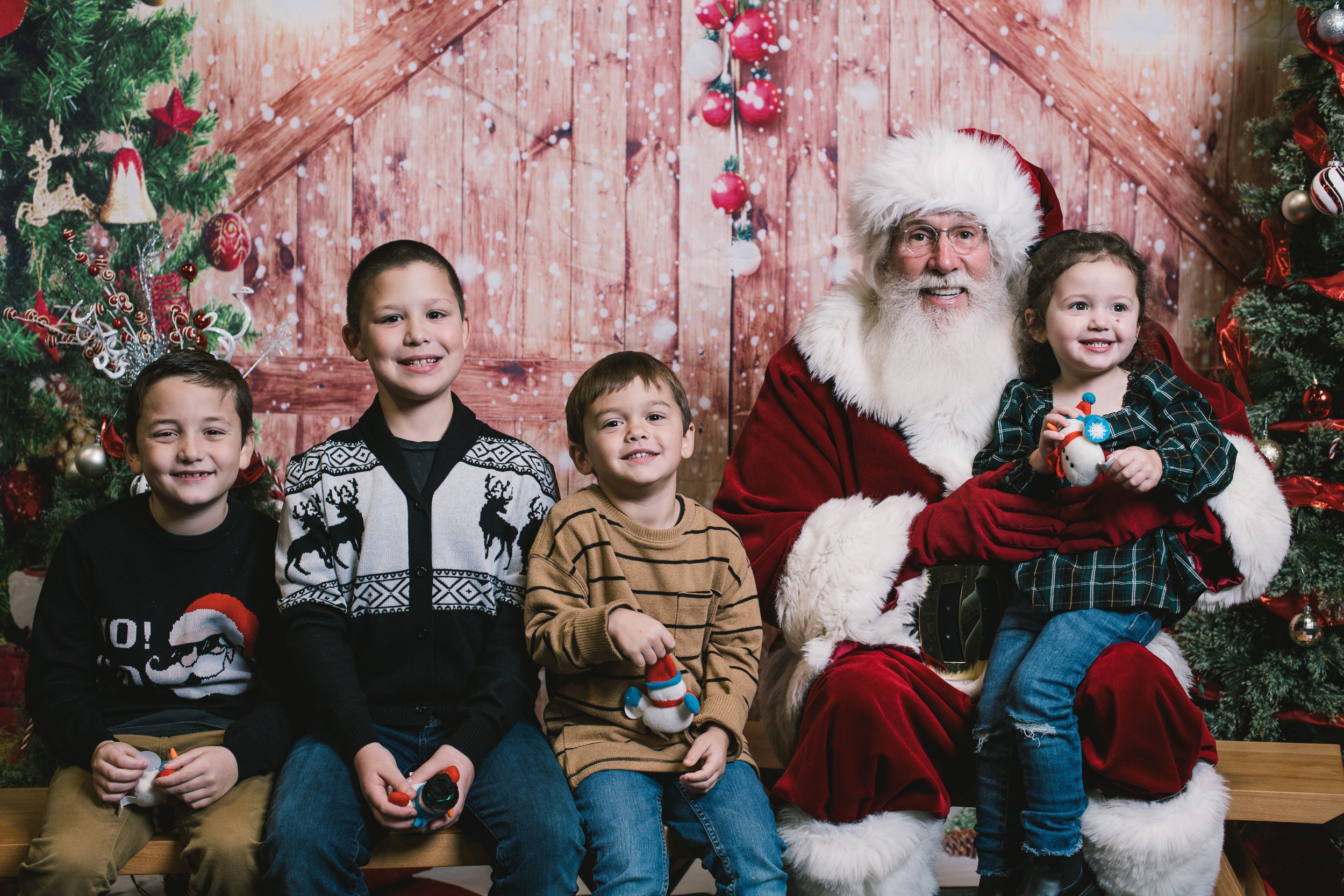 photoswithsanta2022-184.jpg