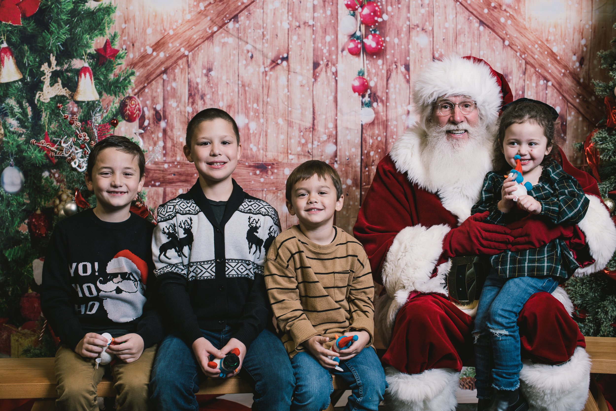 photoswithsanta2022-185.jpg