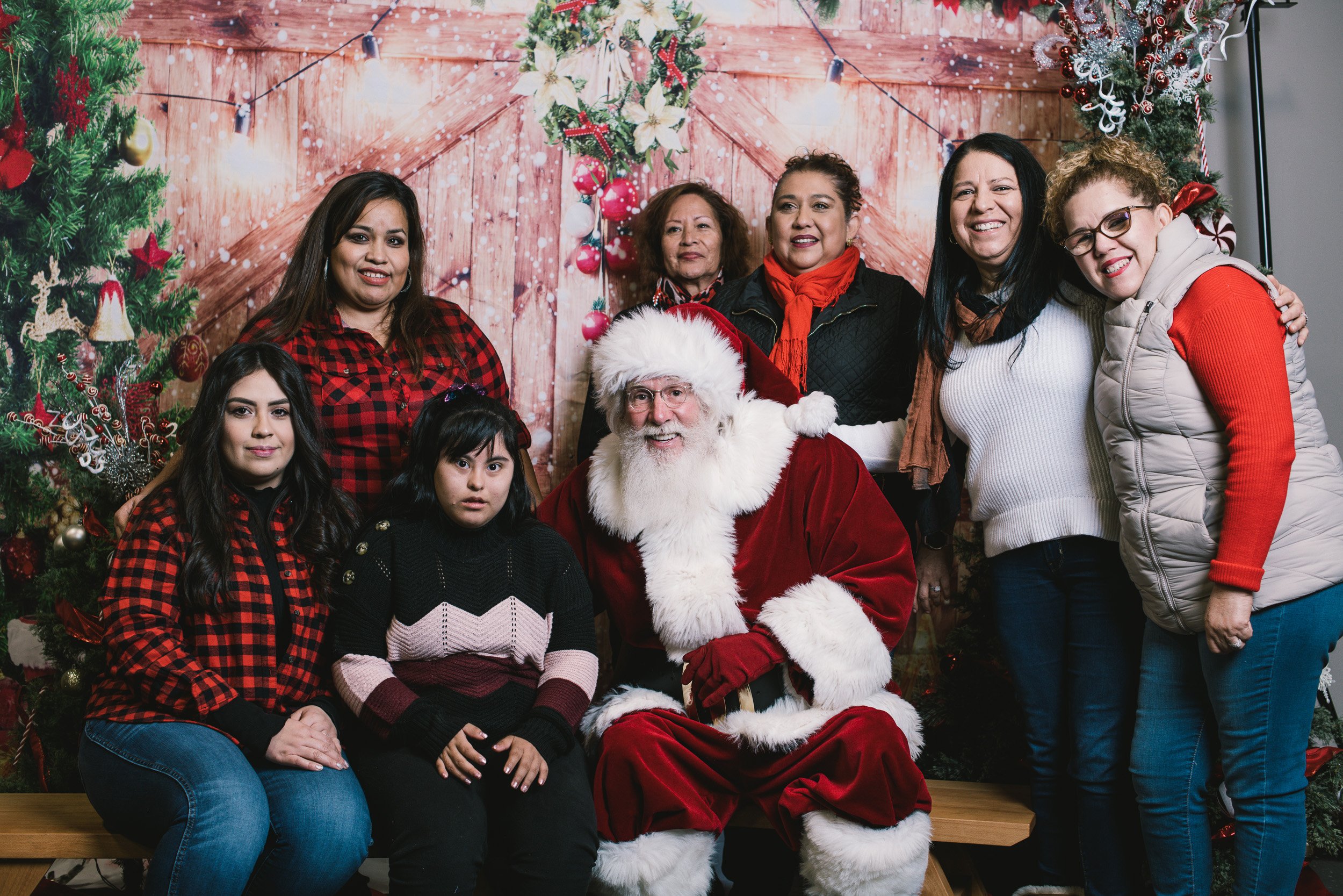 photoswithsanta2022-200.jpg