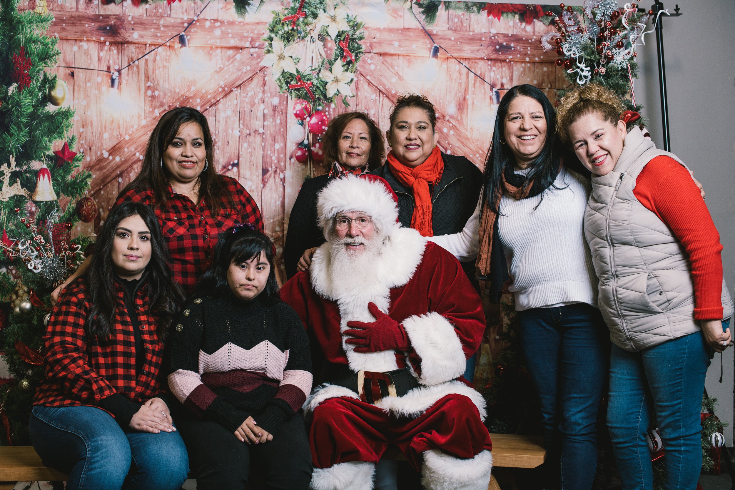 photoswithsanta2022-201.jpg