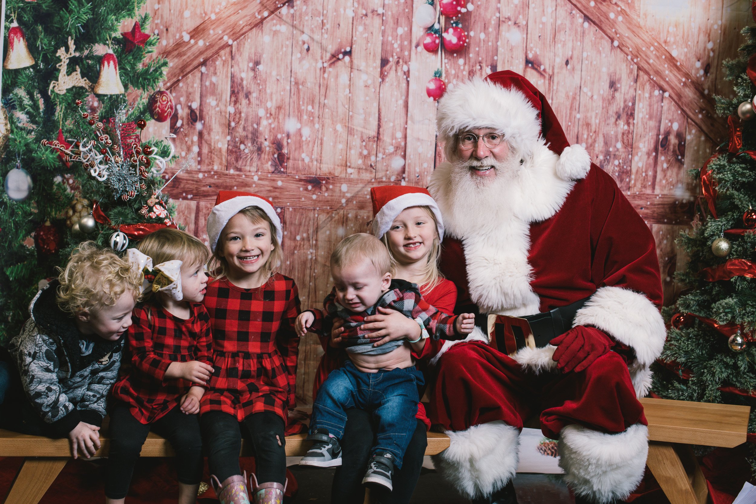 photoswithsanta2022-208.jpg