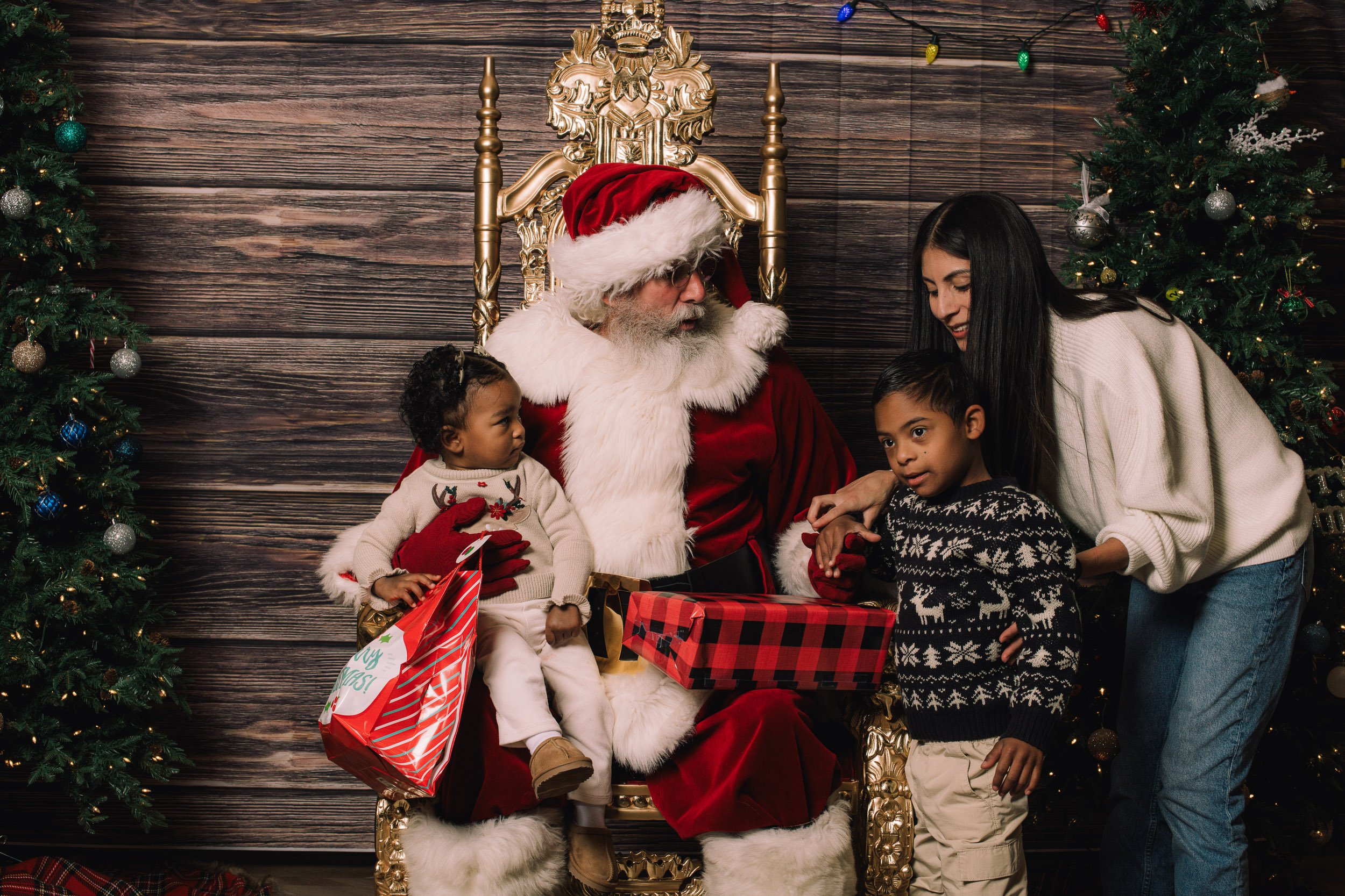 Santa2024-48.jpg