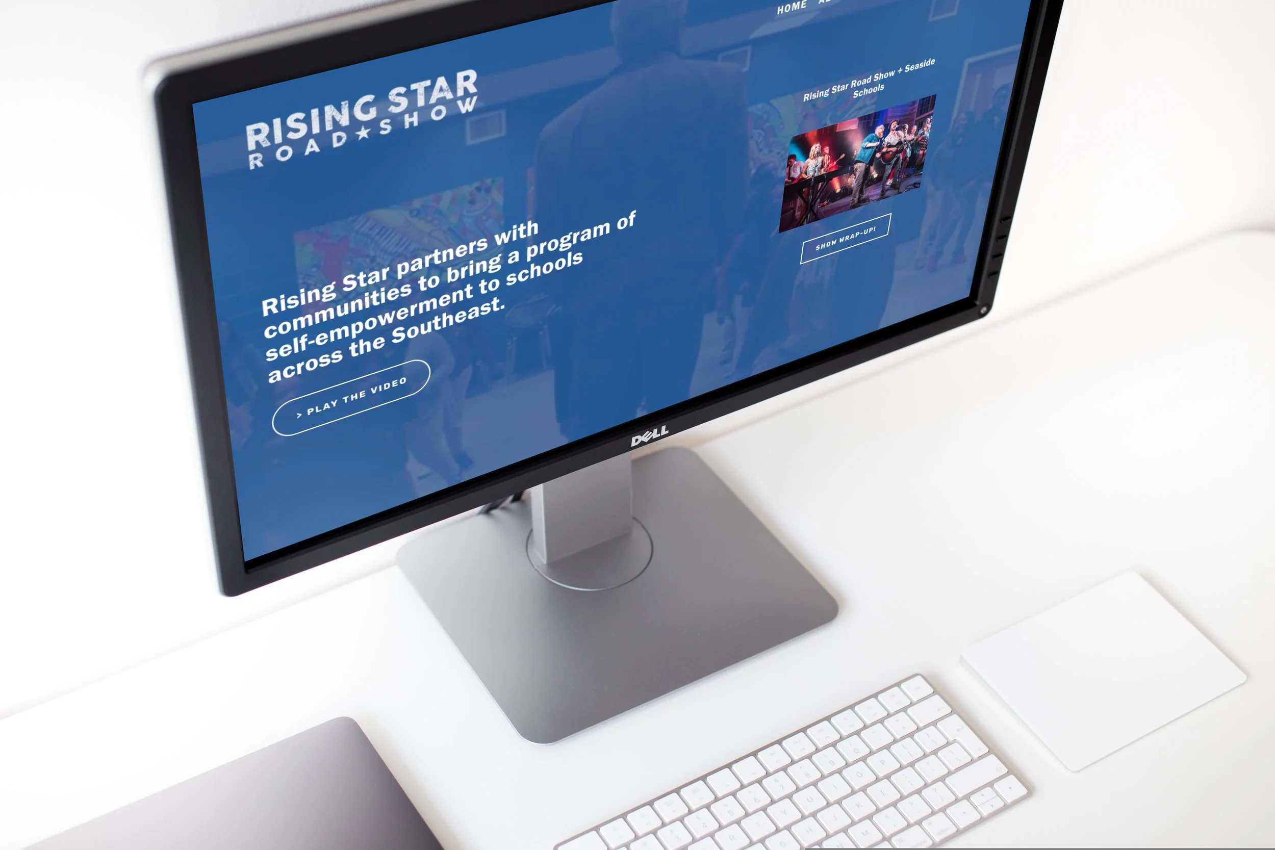 cropped-view-of-the-display-on-the-table.jpg