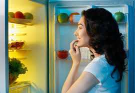 Late night snacking can have a negative effect on your body's metabolic health. 