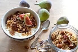 Simple homemade toasted granola