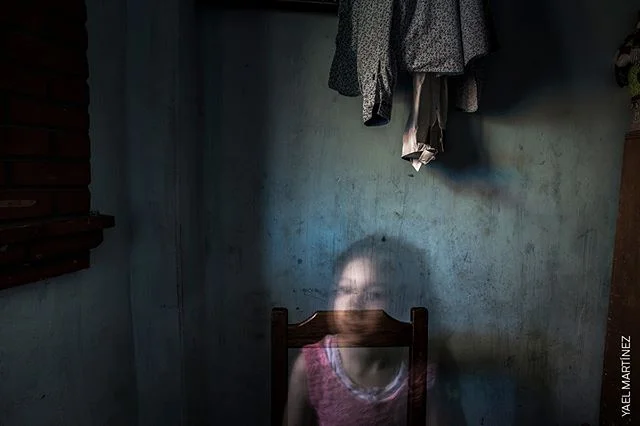 #WPPh2019 ➡ FERRARA📍
&quot;La giuria &egrave; rimasta molto colpita da questa storia di #YaelMartinez, da come mostra qualcosa che non c'&egrave;: come si possono fotografare persone che sono scomparse? In queste immagini, il focus &egrave; su ci&og