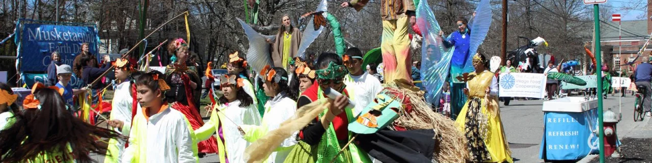 On Thursday, April 14 at 7:00 pm join The Umbrella Community for The Art of Environmental Activism featuring Kyle Browne (MFA AP16), Ellen Callaway, Mags Harries, and William Turville. The discussion will be moderated by C.C. King, one of the founders of the Musketaquid Arts and Environment Program. These four artists will discuss how their visual artwork incorporates the environment and activism around the environment. From photographs of recycling and recycled sculptures to large scale public art installations, these artists are well-versed in what it takes to create in collaboration with the environment.
