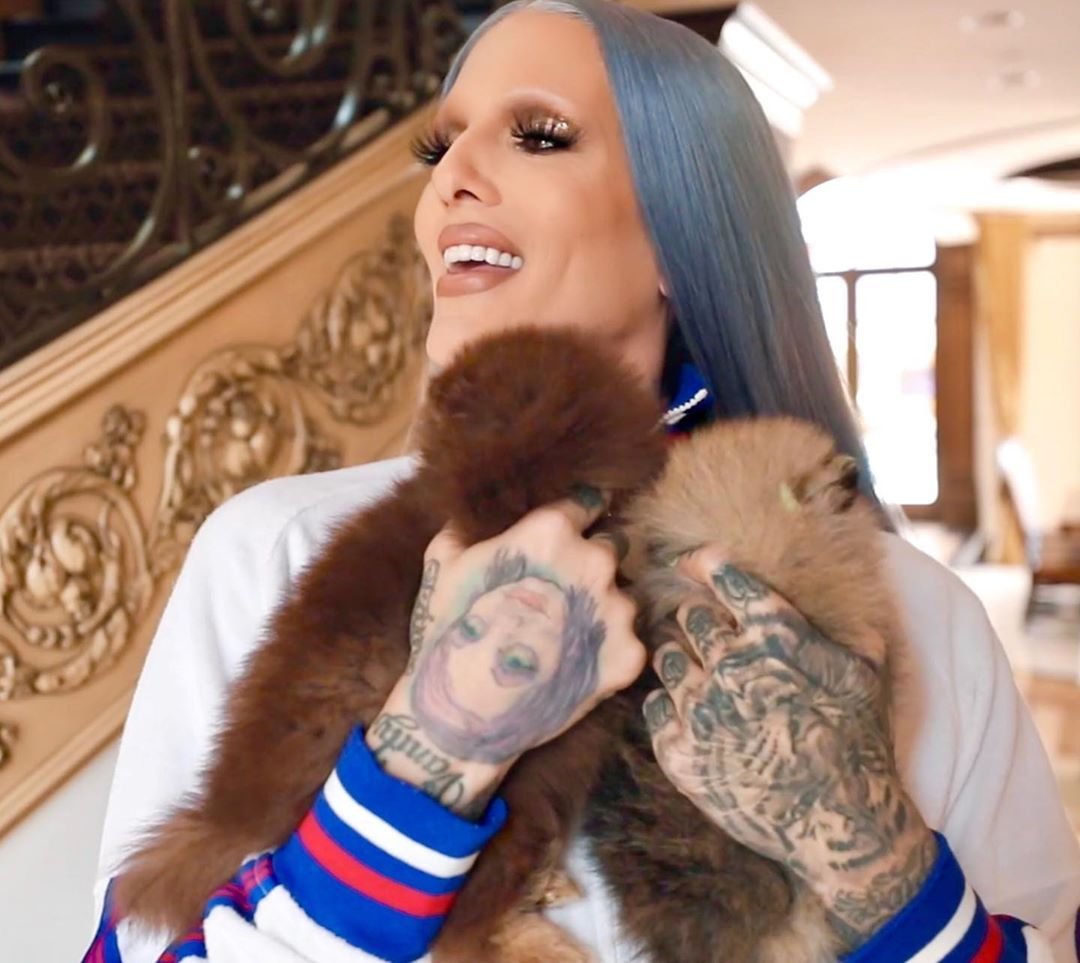 Jeffree Star on Instagram_ “🐻NEW VIDEO ALERT!!!🐶 Welcome to TWO new members of the Star Family!!! The Pomeranian Palace is growing!!! Come find out their names!!! 😍…”.jpeg