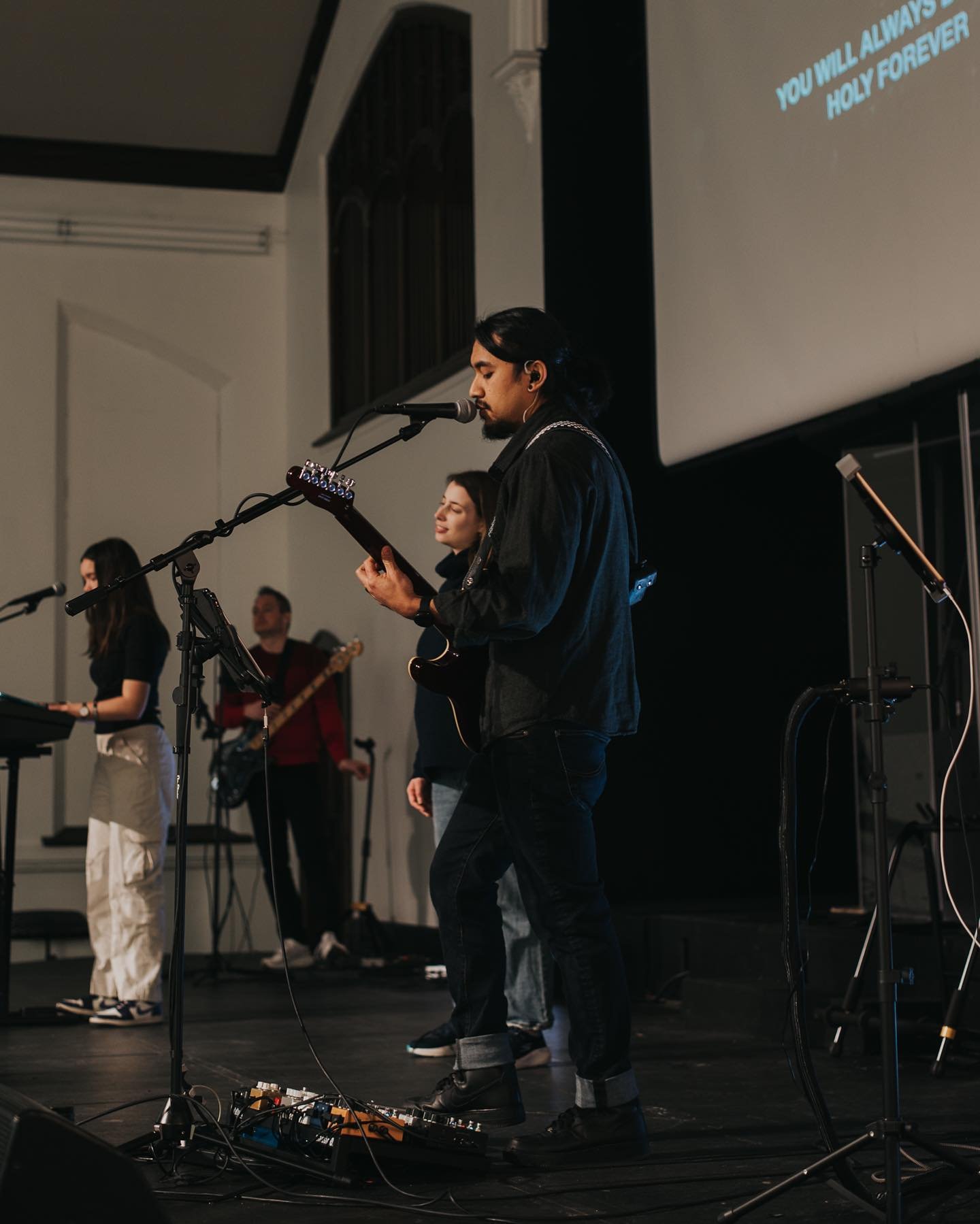 We are excited for another Sunday of worship together! Let&rsquo;s continue to press in to the presence of the Lord. See you there! 

.
Pre-service prayer will start at 9:25am⁠ in the multi-purpose room.
.⁠
.⁠
.⁠
.⁠
.⁠
#jesuschrist #irvingparkchicago