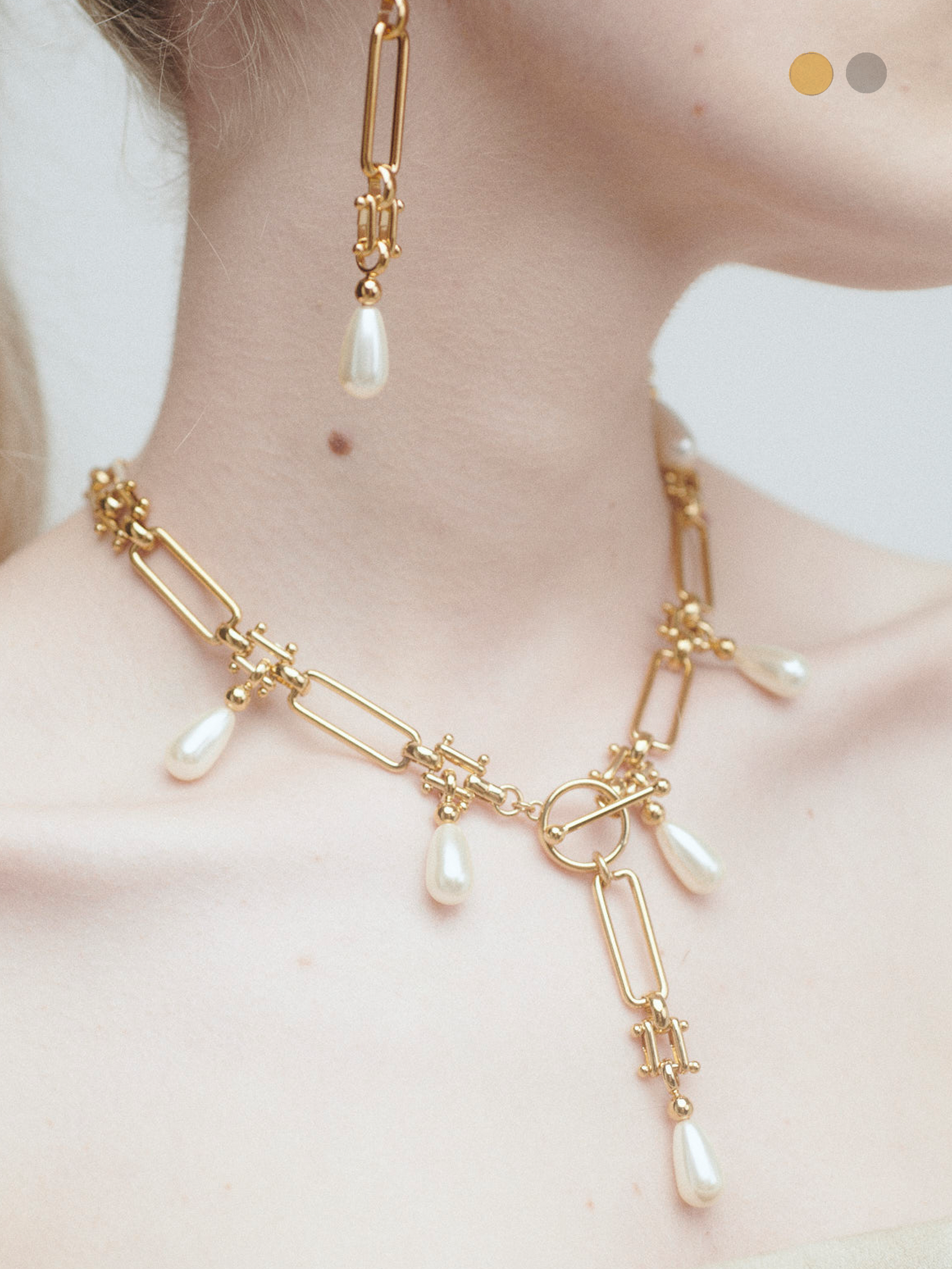 Champagne necklace
