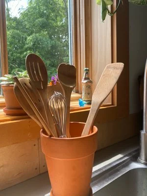 An Ode to the Clay Pot by My Kitchen Sink . . .