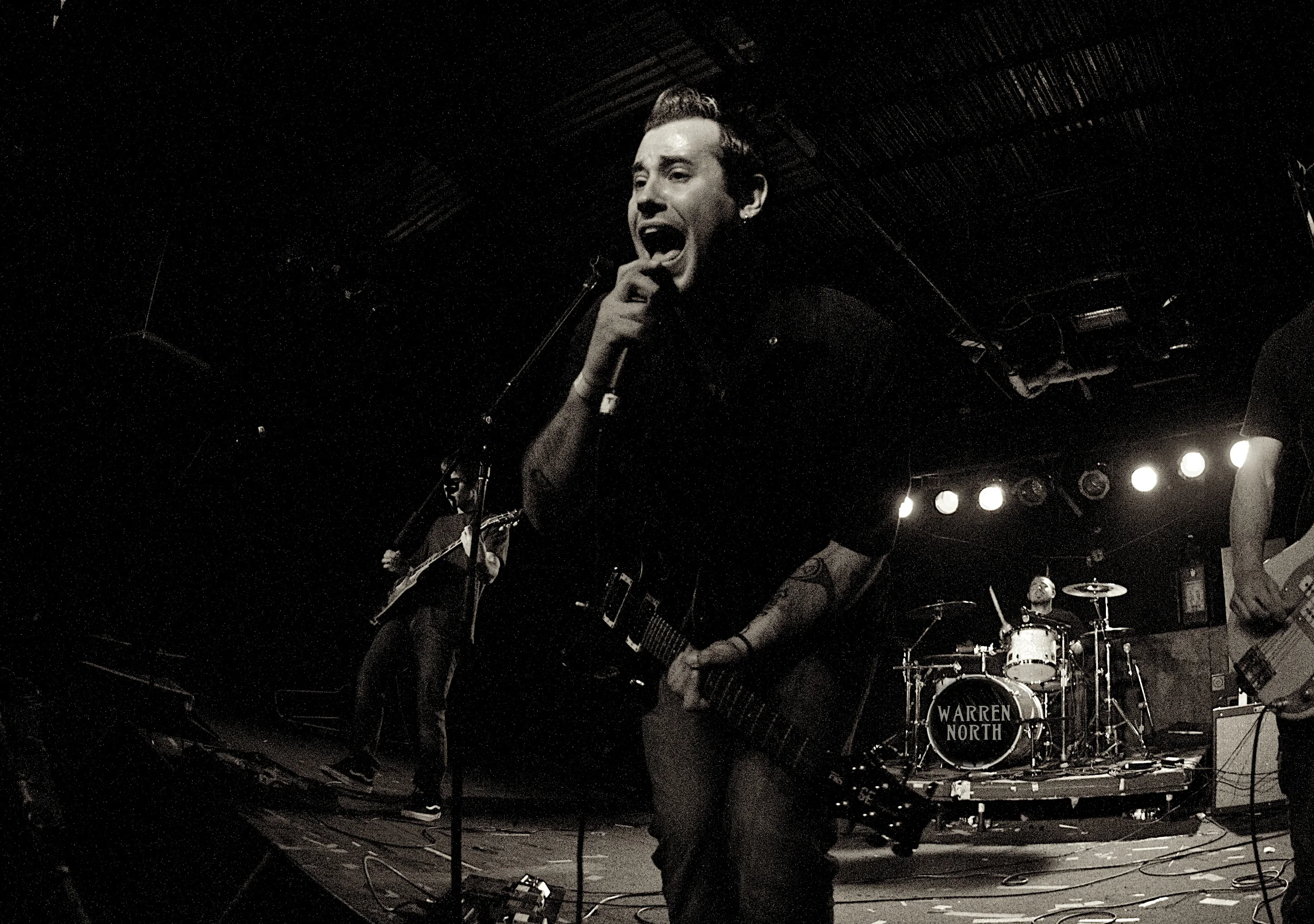 Close Up Live copy.jpg