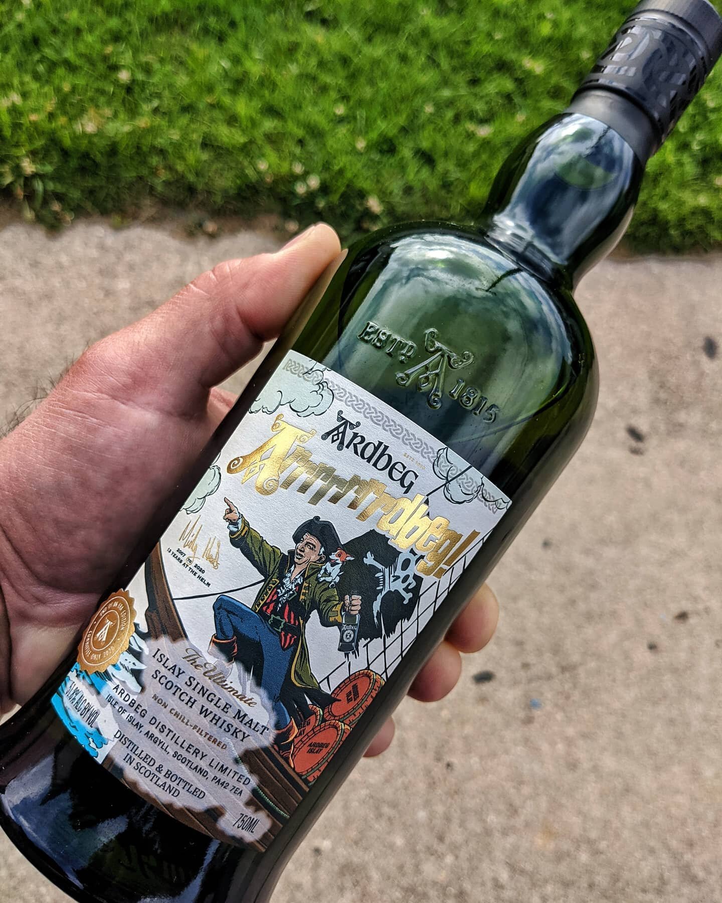 Been looking for this one for a little bit now, and it's totally fitting that I found it at the beach. 

#limitededition #ardbeg #ardbegcommittee 
#arrrrrrrdbeg #scotch #scotchwhisky #scotchyscotchscotch #whiskey