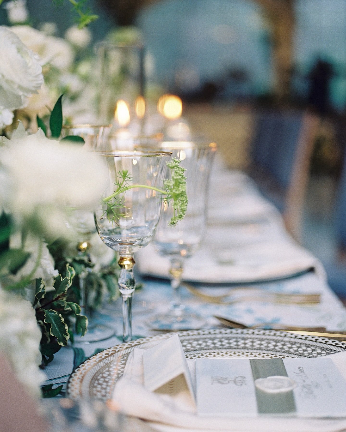 The perfect place settings, paired with perfect paper! 

Planning: @engagedeventsdesigns
Tent Production: @sandoneproductions
Catering: @bluefiretotalcatering
Oyster Service: @aphroditeoysters
Photographer: @kellyhornberger_photo
Videographer: @718.c